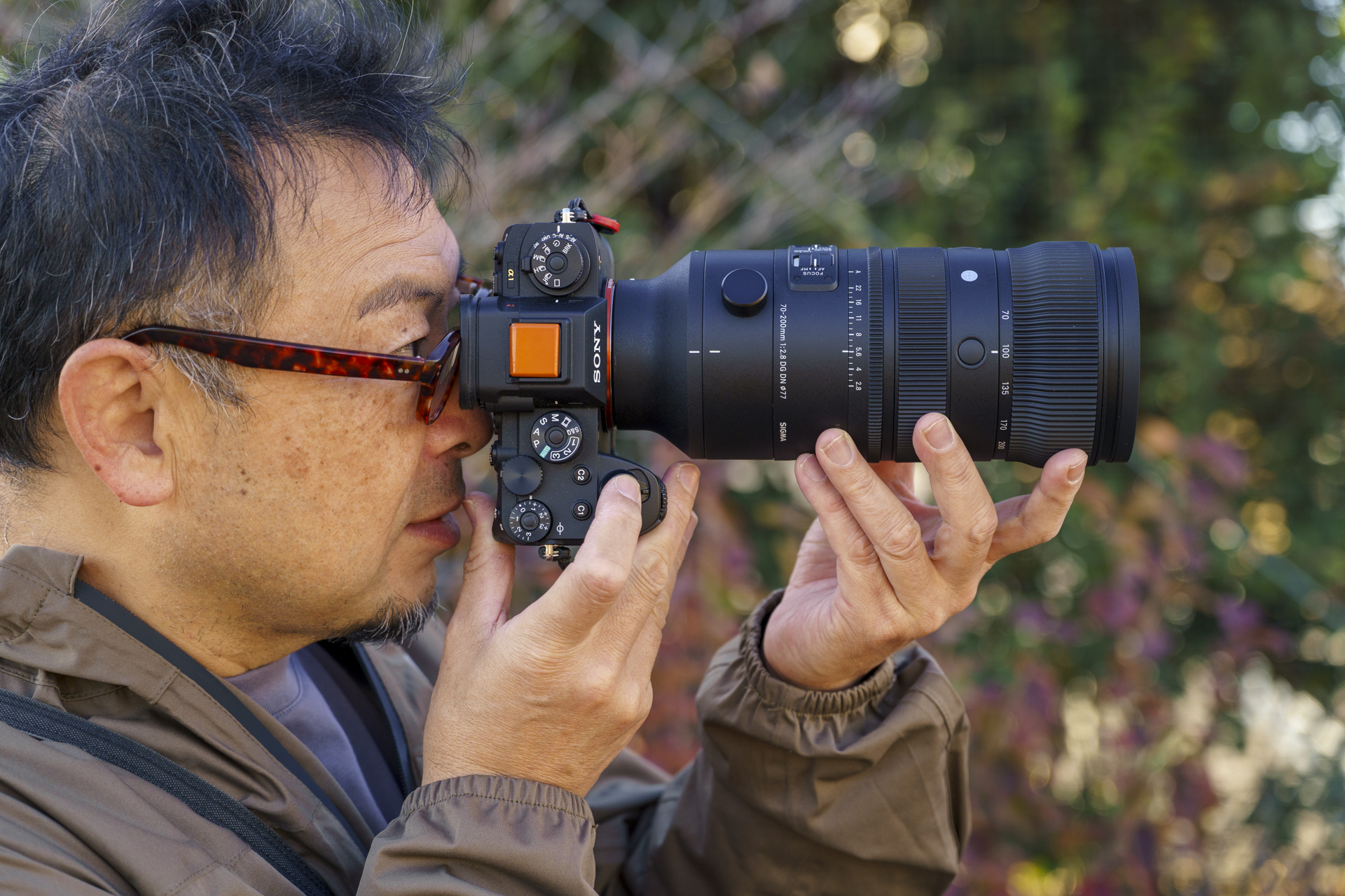 ちょうど左手指に位置するため扱いやすい