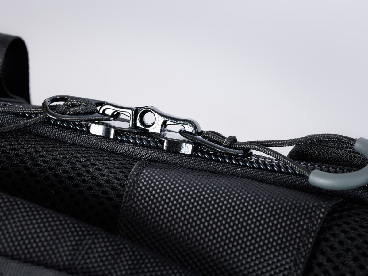 セキュリティーファスナー