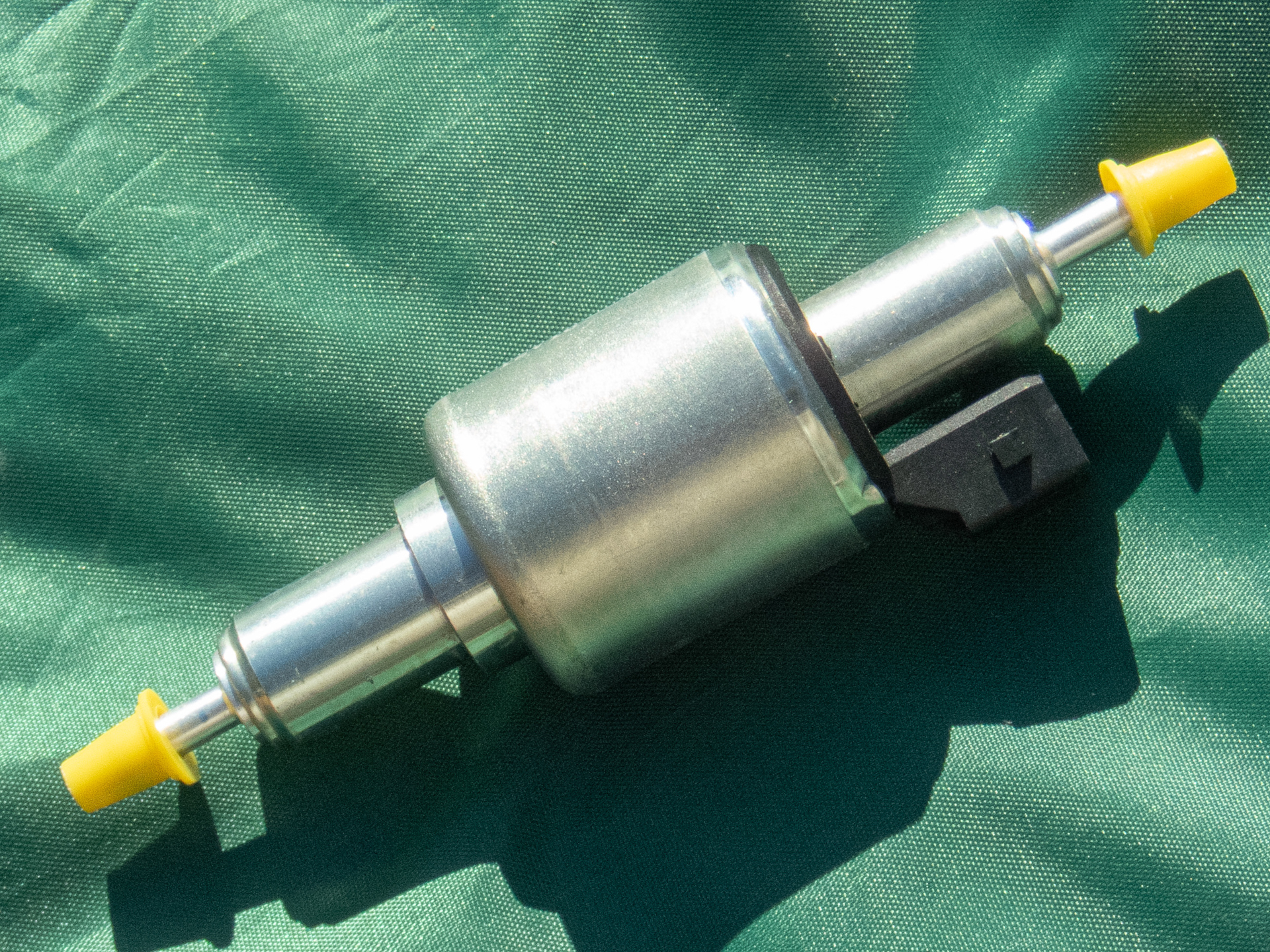 燃料ポンプ。これが騒音の主な原因となる