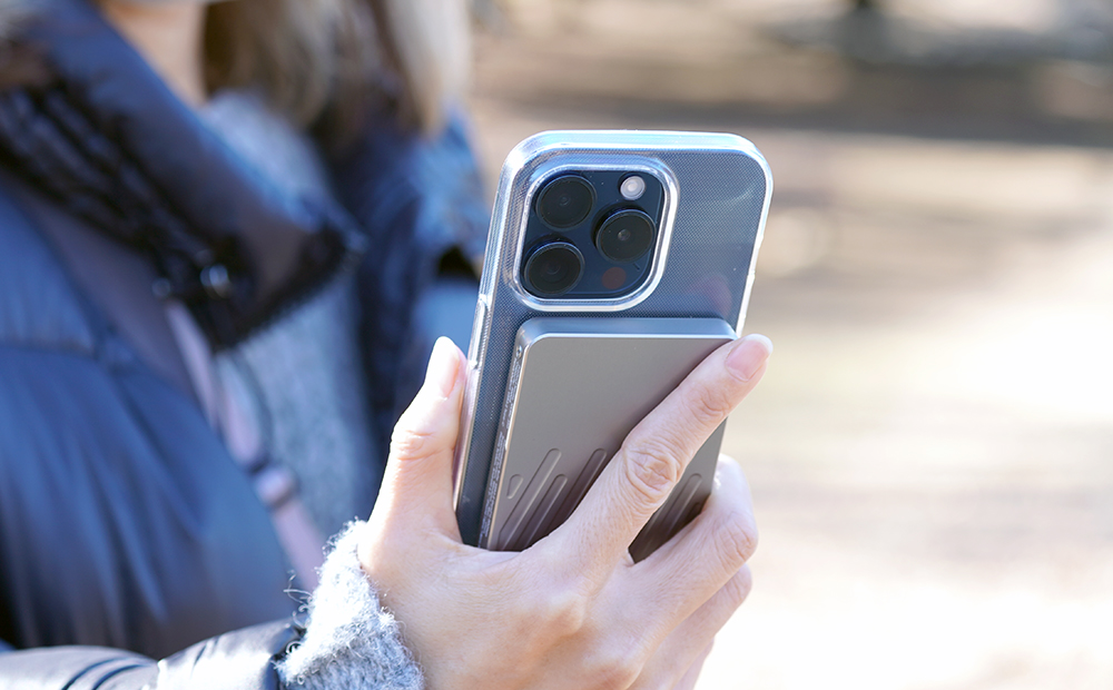 MagSafe対応で背面に固定可能