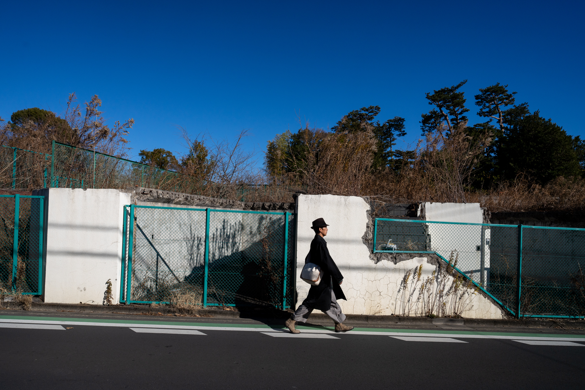 おおげさではなくて、ドラマチックに写るレンズだなと評価していて、依頼撮影にも使用しており、たいへん満足しています。コントラスト、シャープネス優秀。絞りによる性能変化もあまりないようです。高性能ですから撮影距離の遠い条件でもメリハリのある描写になります<br>α7CR／FíRIN 20mm F2／プログラムAE（F8・1/2,500秒・-0.7EV）／ISO 400