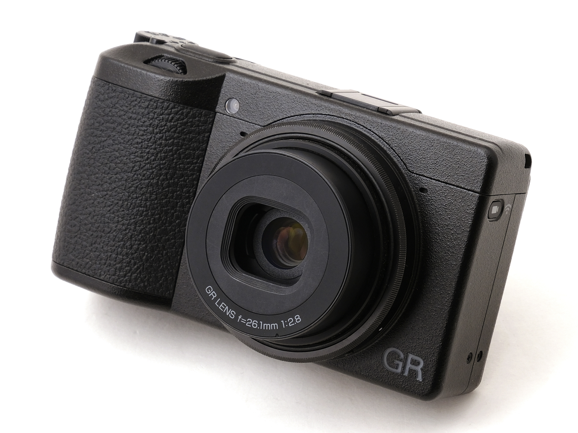 GR IIIx。実勢価格は14万円前後（税込）