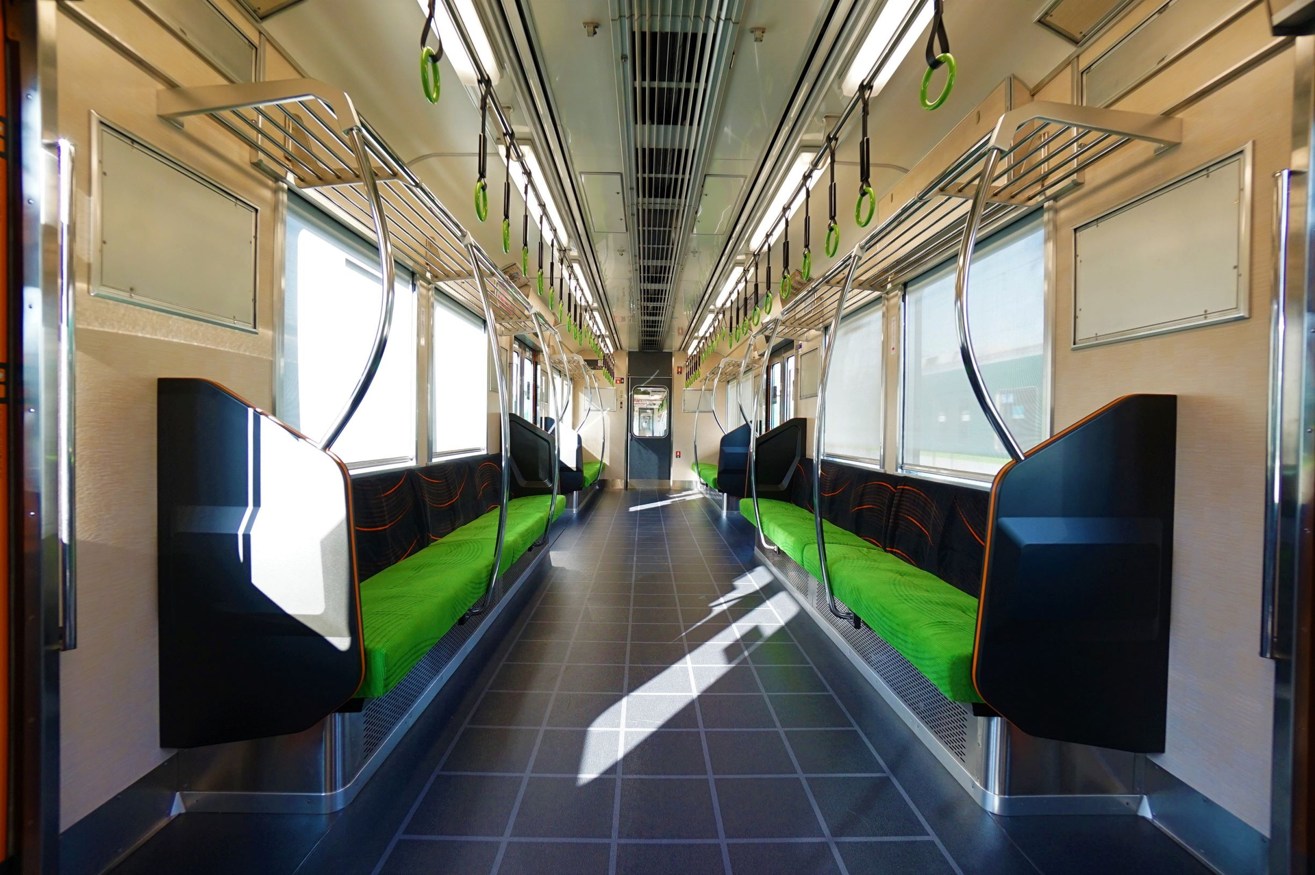 リニューアル後の車内