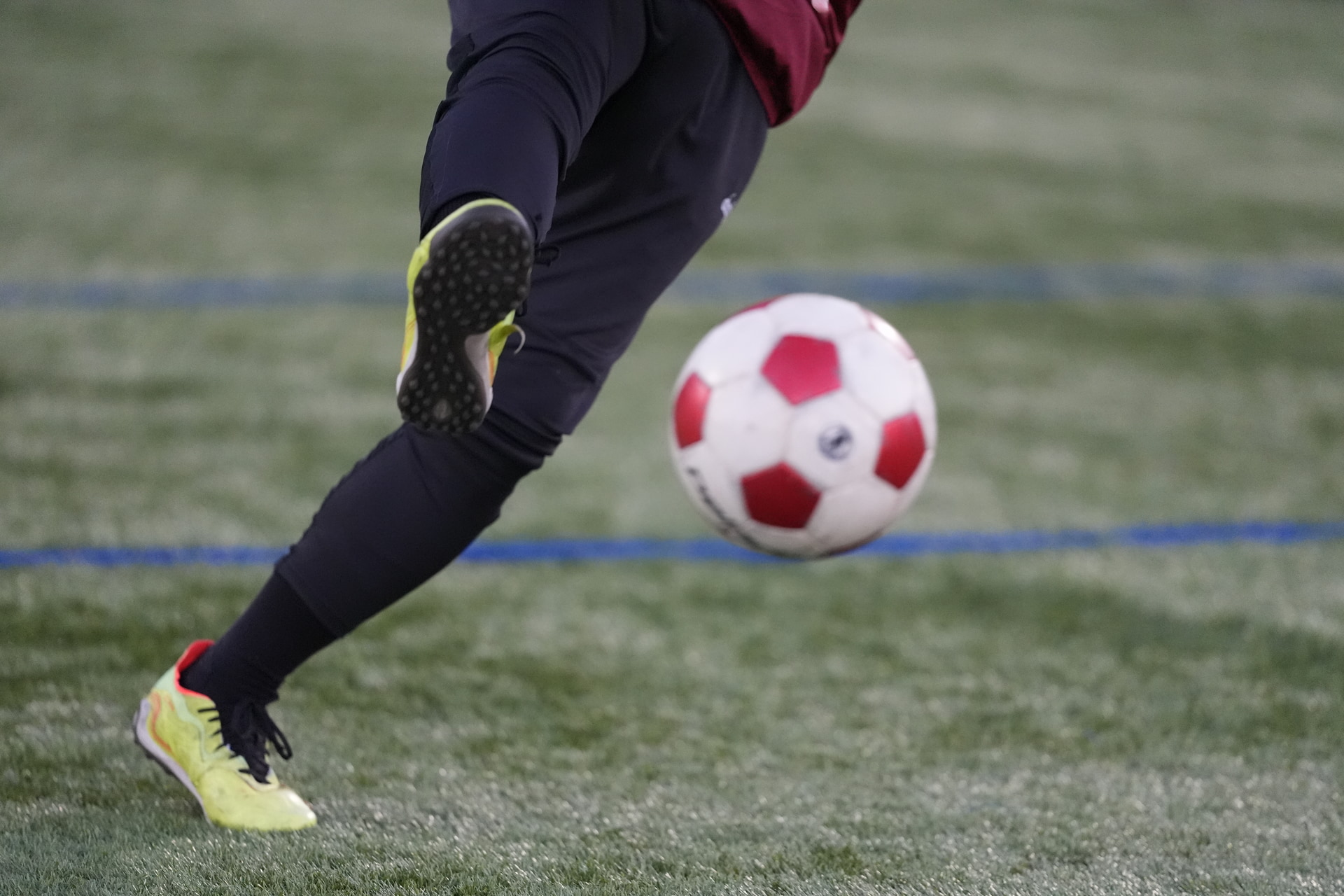 α9 III／FE 300mm F2.8 GM OSS／300mm／マニュアル露出（1/3,200秒、F2.8）／ISO 6400／WB：オート