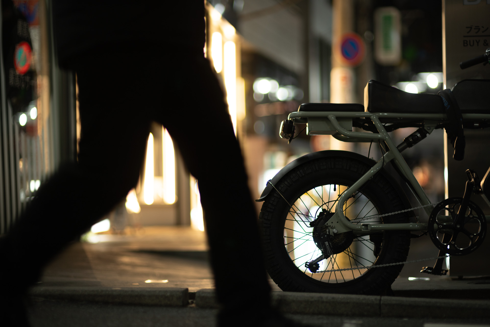 AI AF Nikkor 85mm f/1.4D IFでの撮影例。敢えて暗い時間に絞り開放で撮ったが、問題無く撮影できた