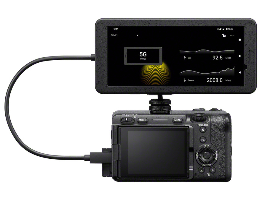 USB Type-Cケーブルで接続