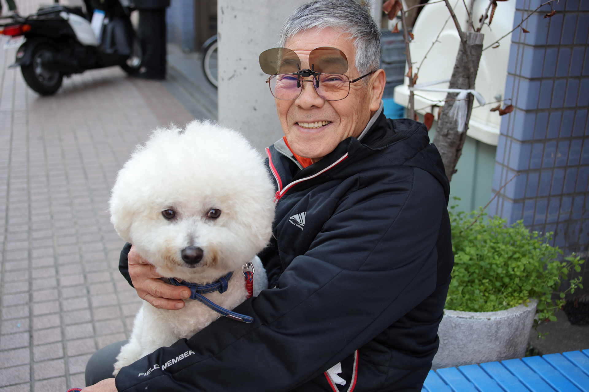 EOS R5はカメラを構えると、すっと、被写体の目を探しに行きました。装着レンズによるAFの性能低下は感じません<br>EOS R5／EF28-80mm F2.8-4L USM／プログラムAE（42mm・F5・1/160秒・-0.3EV）／ISO 400