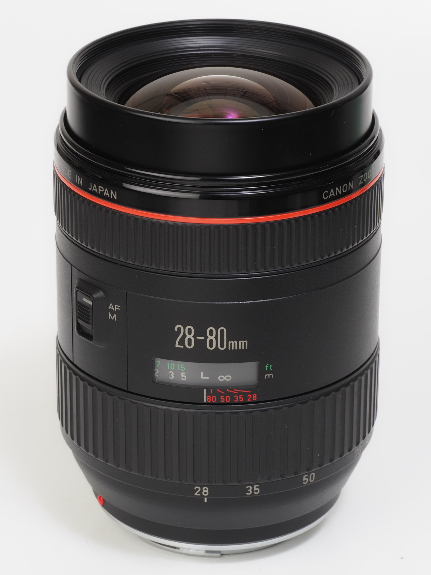 第1面と15面が研削非球面レンズです。鏡筒は太めですが、なかなかのルックスです