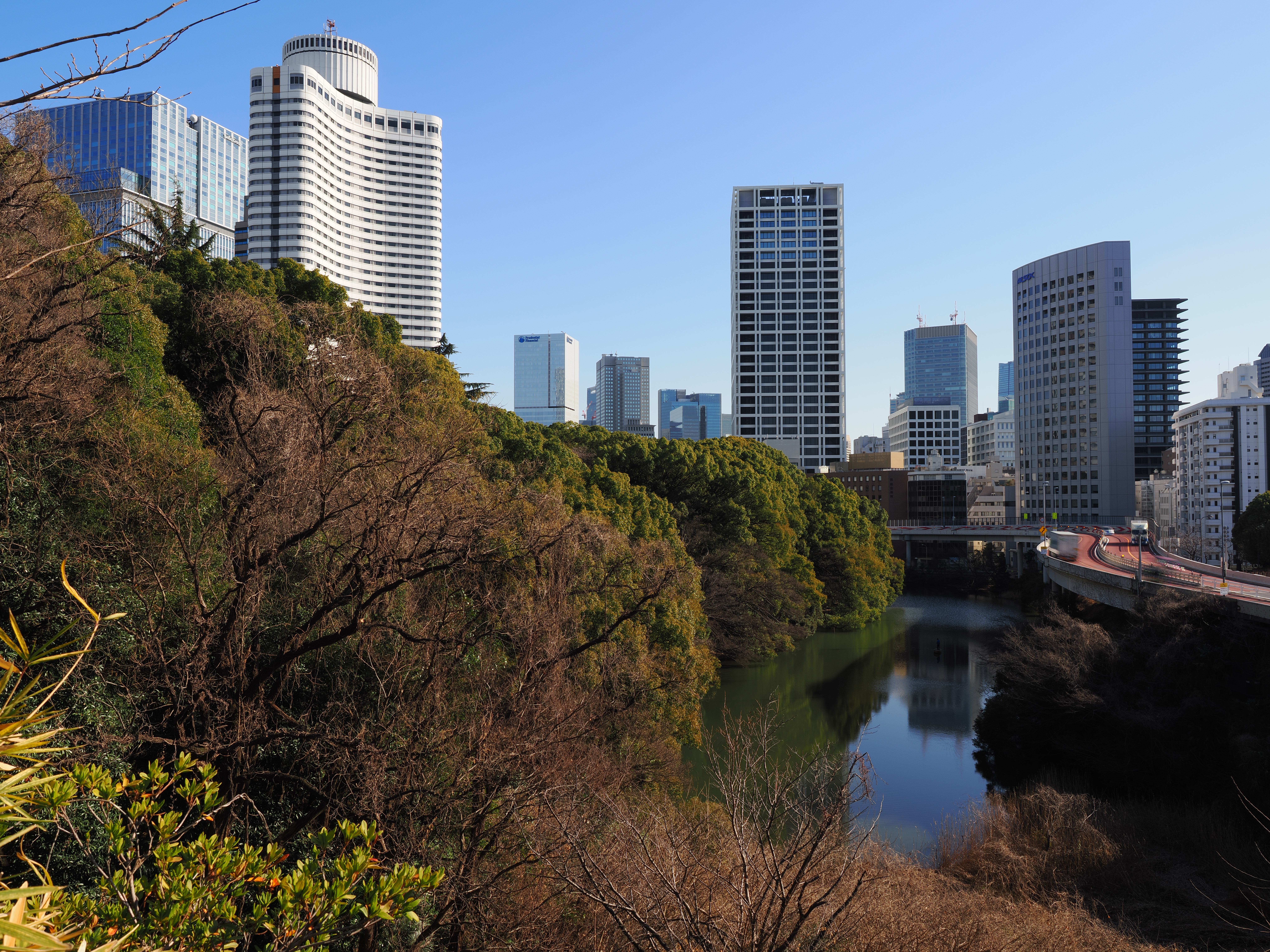 OM-1 Mark II／M.ZUIKO DIGITAL ED 12-40mm F2.8 PRO II／13mm（26mm相当）／絞り優先（F8・1/320秒・-0.3EV）／ISO 200<br>※「手持ちハイレゾ」で撮影