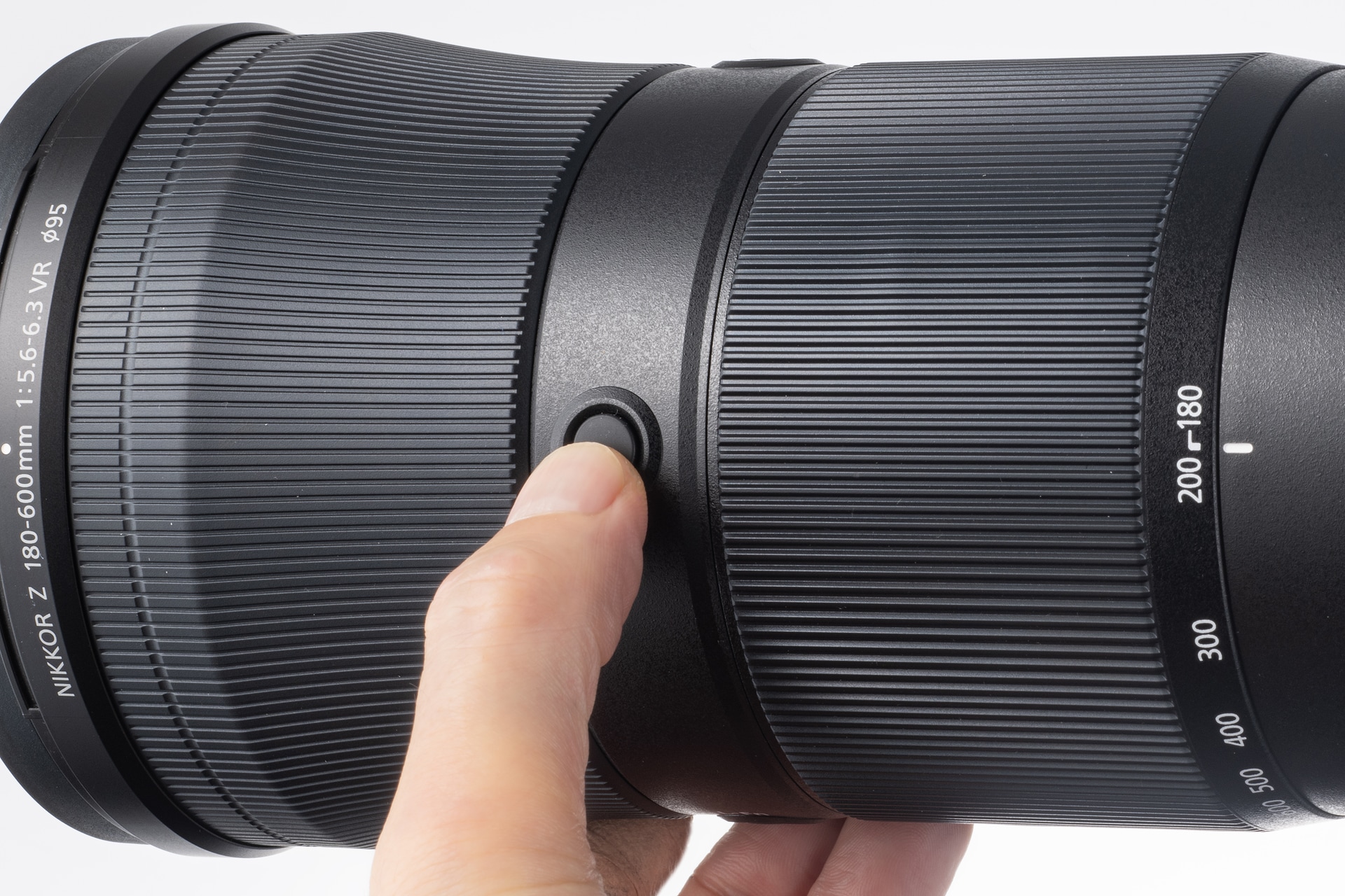 レンズのL-Fnボタンでピントを登録。カスタムメニューに戻って同じL-Fnに今度は「フォーカス位置の呼び出し」を割り当てる