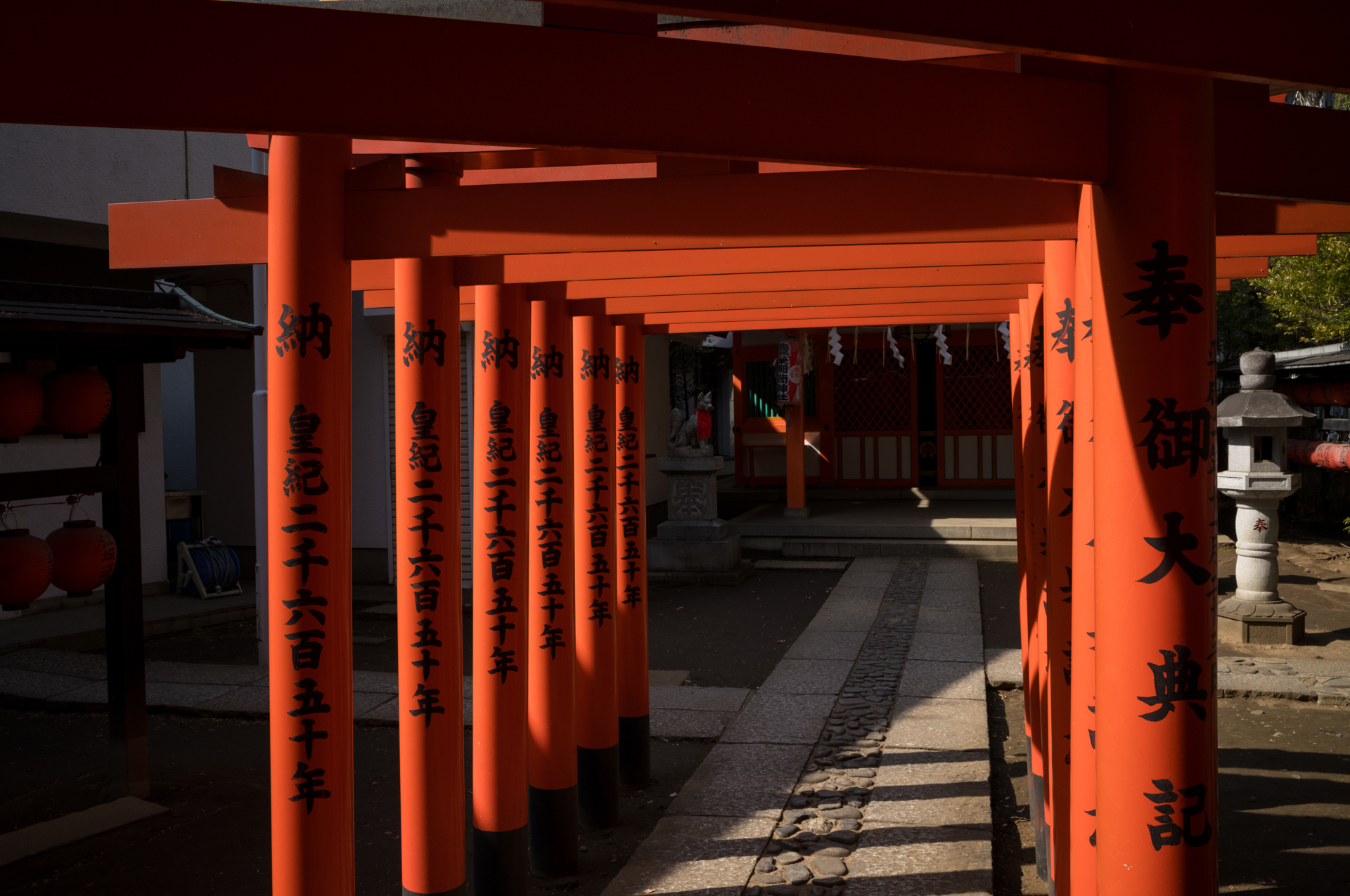 APS-CのリコーGRとは異なり、実焦点距離も28mmですから意外と被写界深度は浅いんです。意識して絞り込んでパンフォーカス効果にしてみました。特に回折による画質低下は感じません<br>ライカM11-P／NOKTON Vintage Line 28mm F1.5 Aspherical／マニュアル（F16・1/350秒・±0EV）／ISO 400