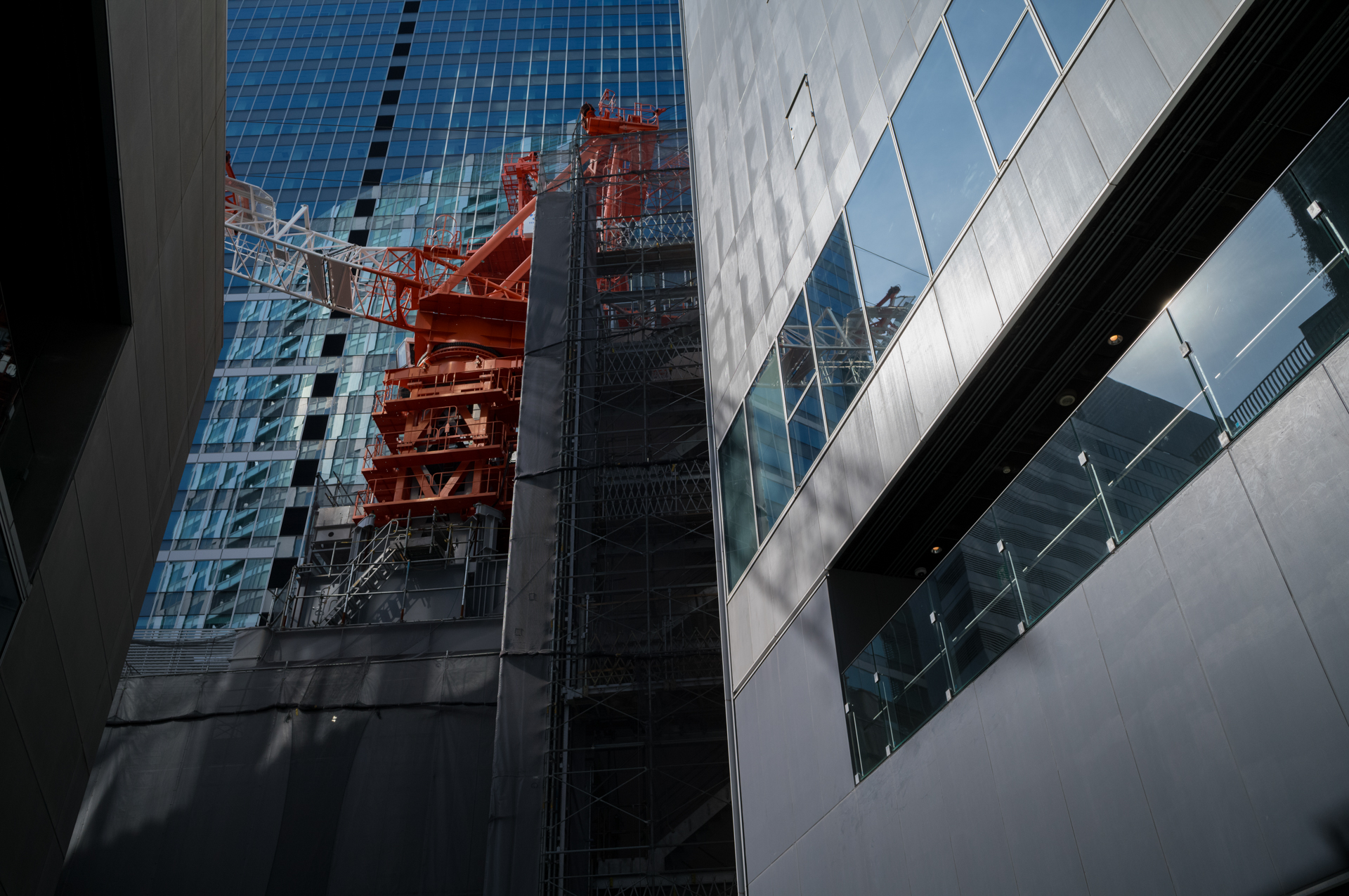 特に露出を気に掛けたわけでもないのですが、ハイライトの再現はそのままにシャドー部の描写も良い感じですね。ライカの画像処理にレンズの性能が協力しているかのようです<br>ライカM11-P／NOKTON Vintage Line 28mm F1.5 Aspherical／絞り優先AE（F8・1/1,500秒・±0EV）／ISO 400