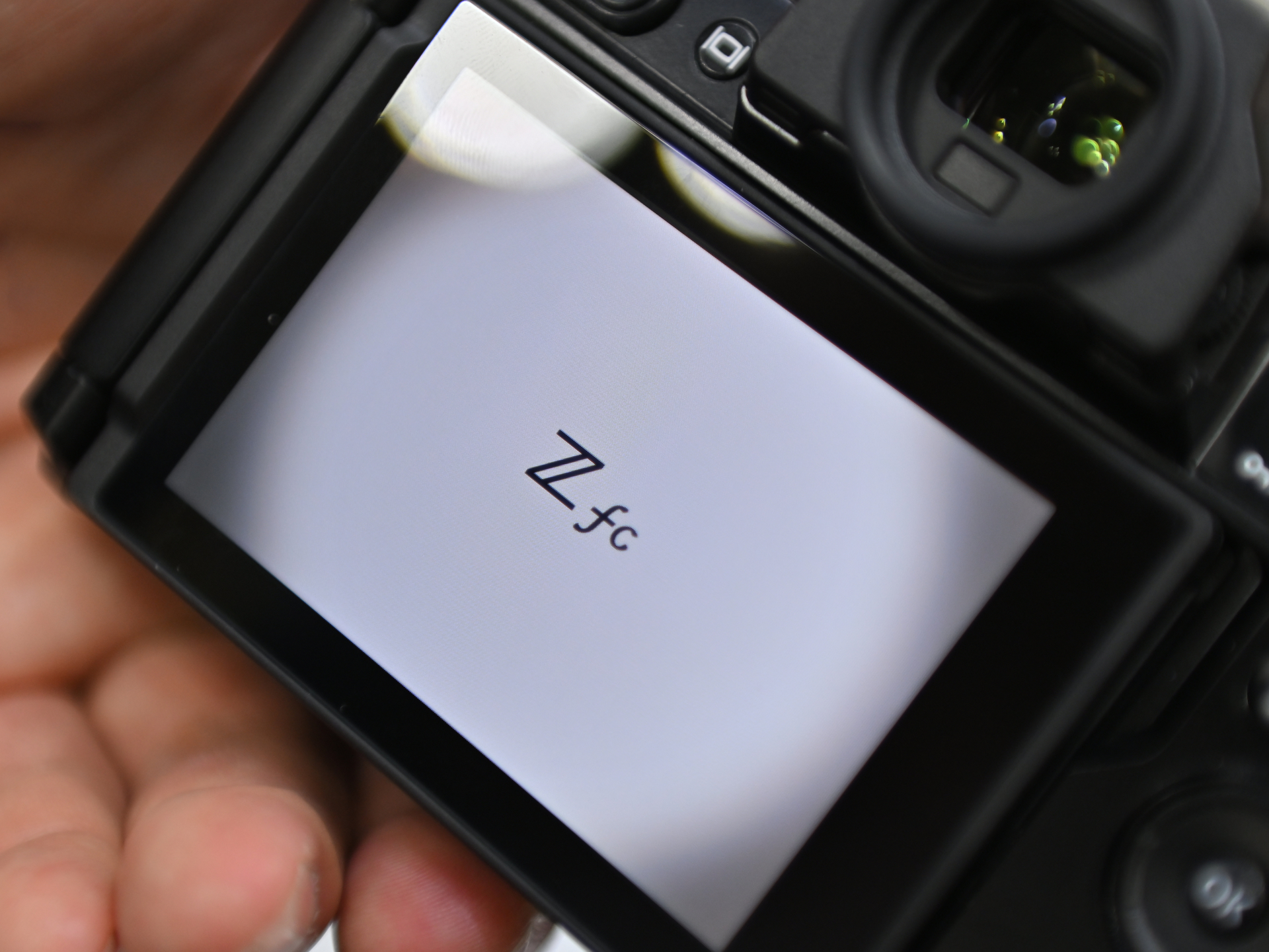 オープニング画面が表示されるようになる。設定でオンオフ可能。ランダムで複数パターンあるという