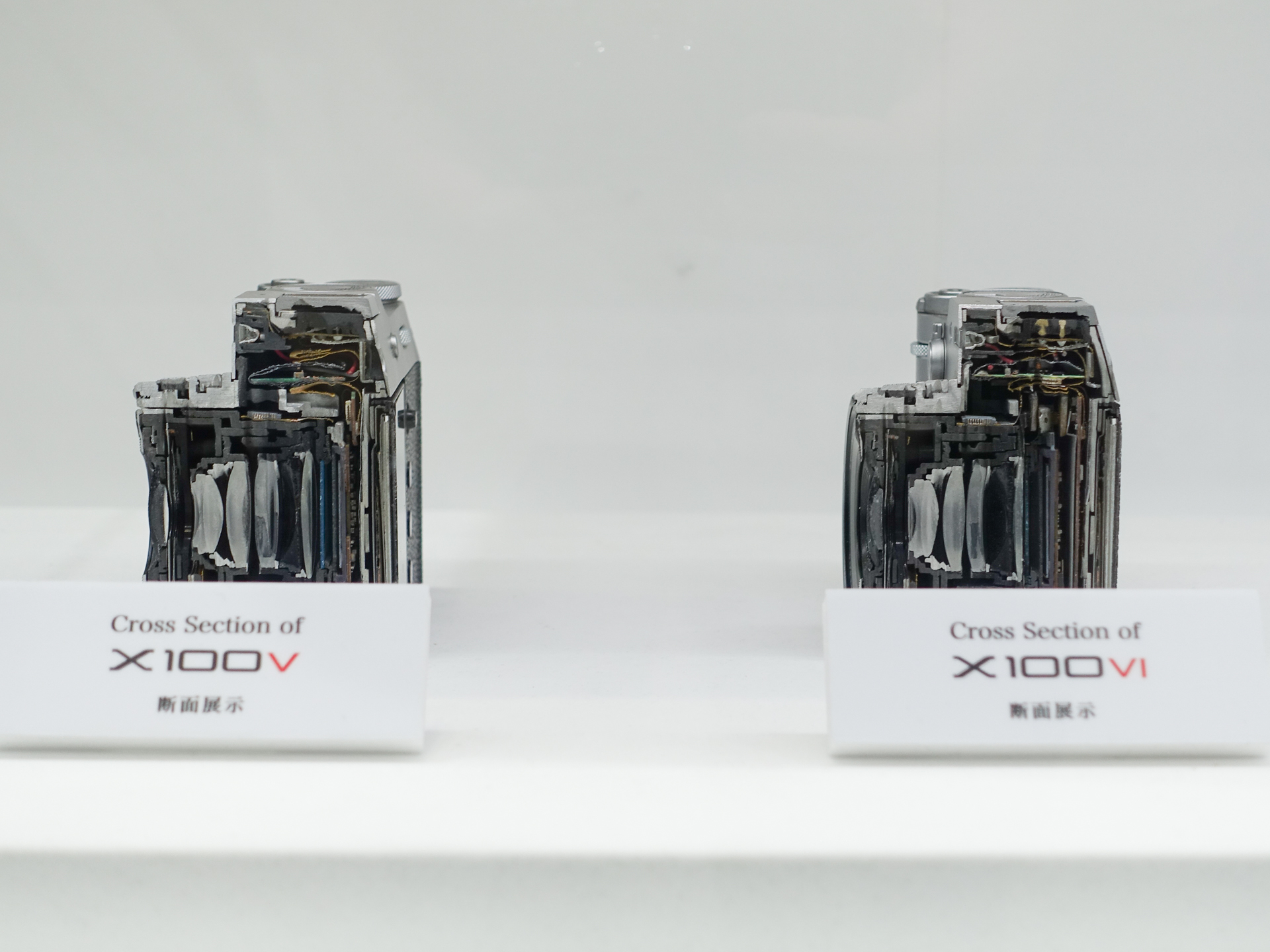 X100VIのカットモデル