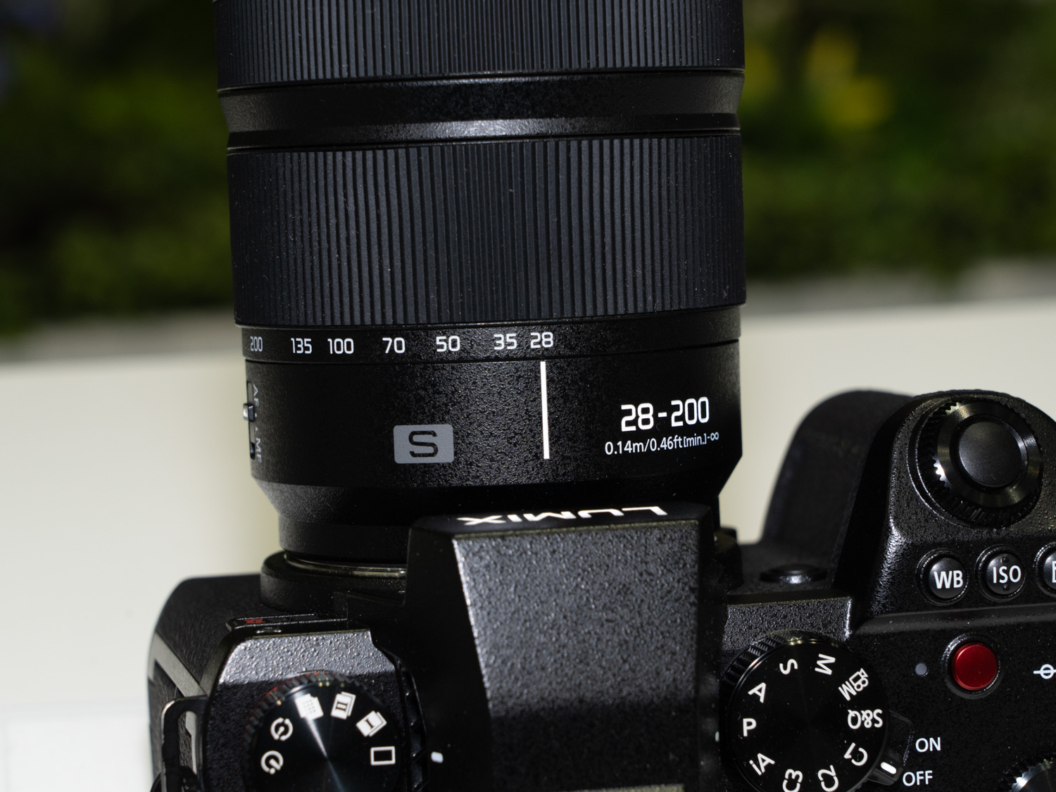 フォーカシングによる画角変動を抑えることで動画撮影にも配慮