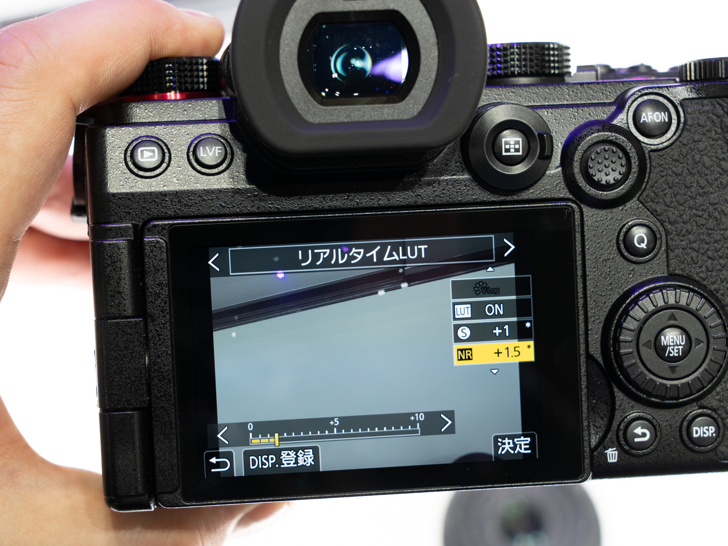 フォトスタイル機能のひとつとして追加された「リアルタイムLUT」