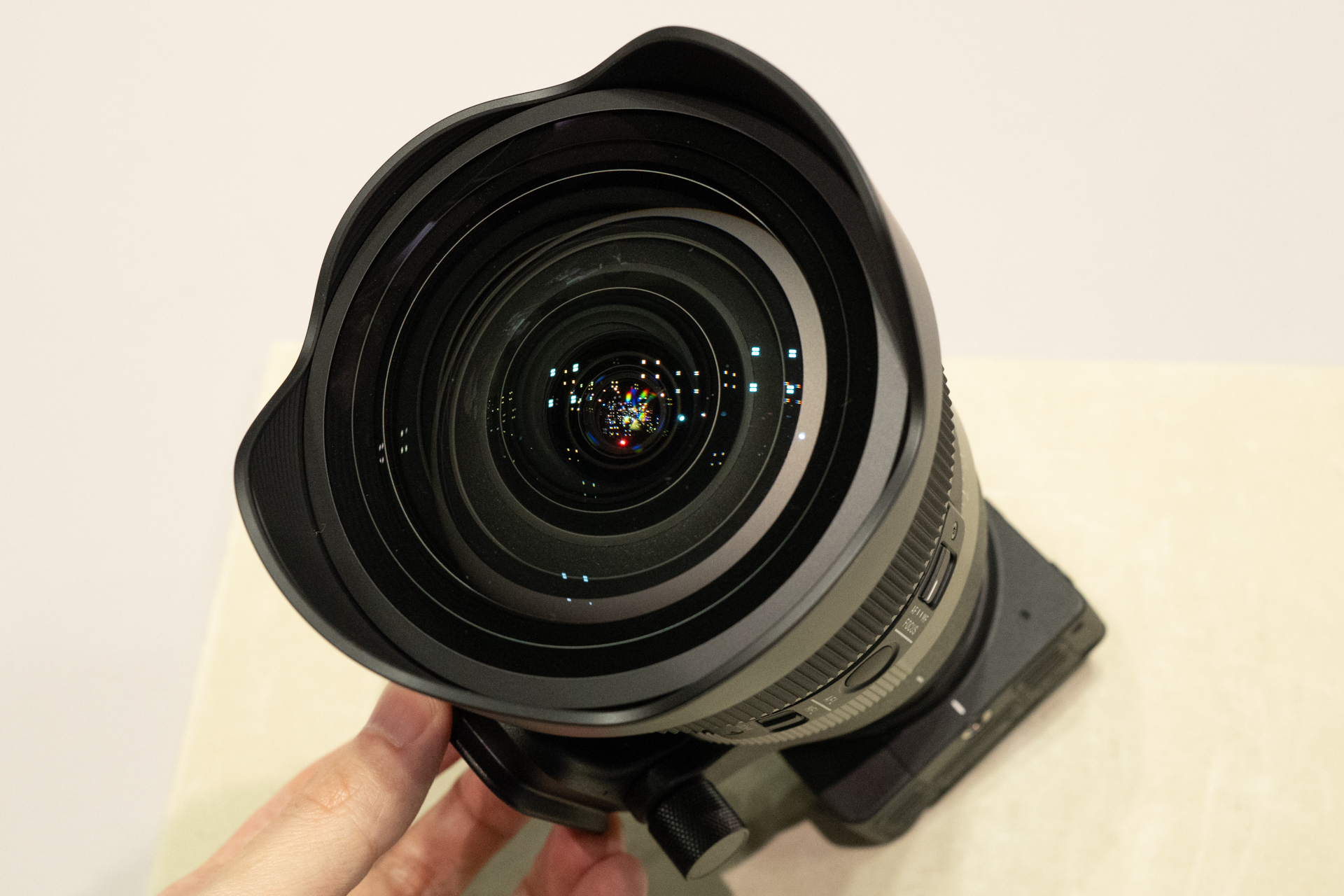 吸い込まれそうなフロントビュー