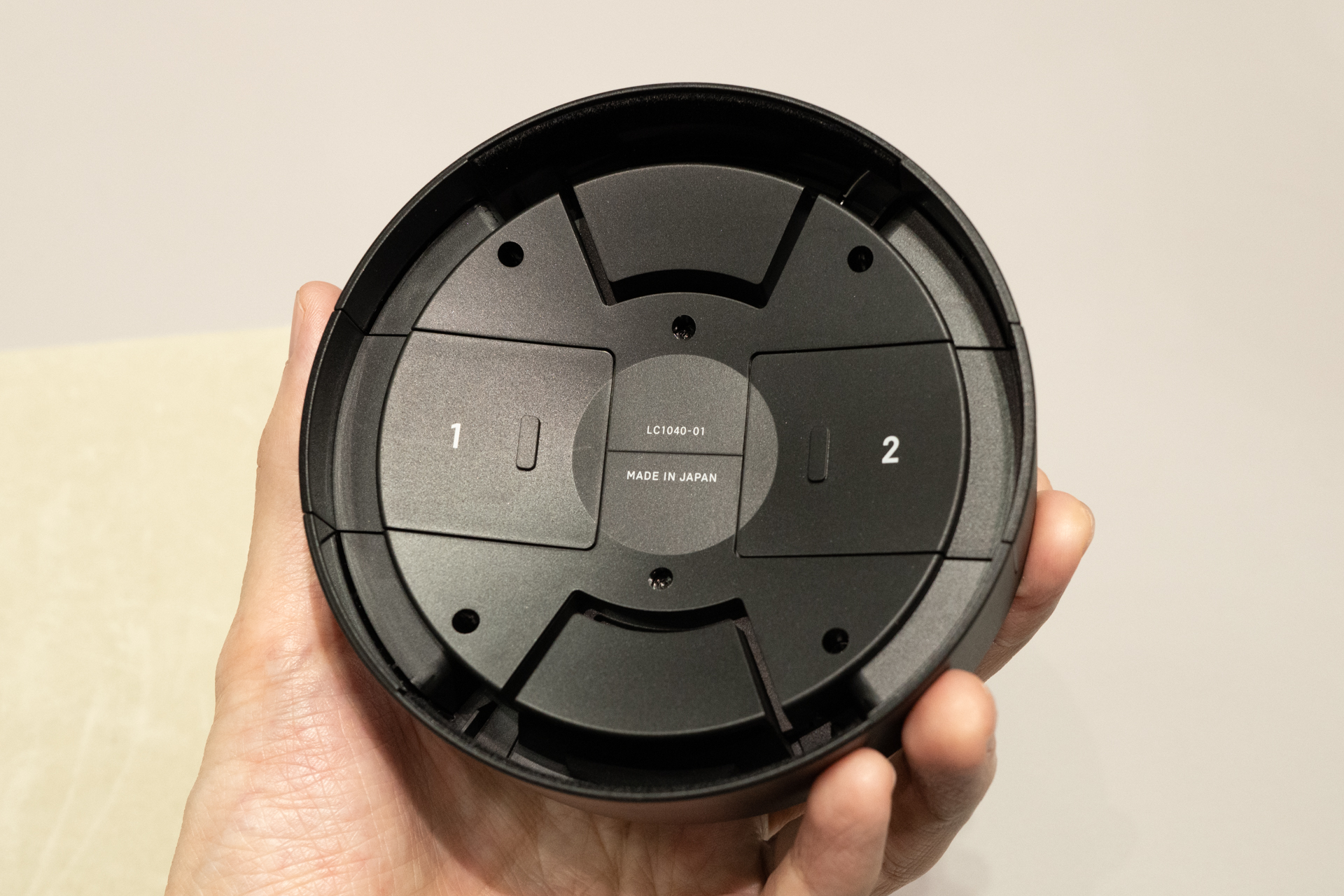 付属のレンズキャップは、リア用のシートフィルターを2枚保管できる仕組み