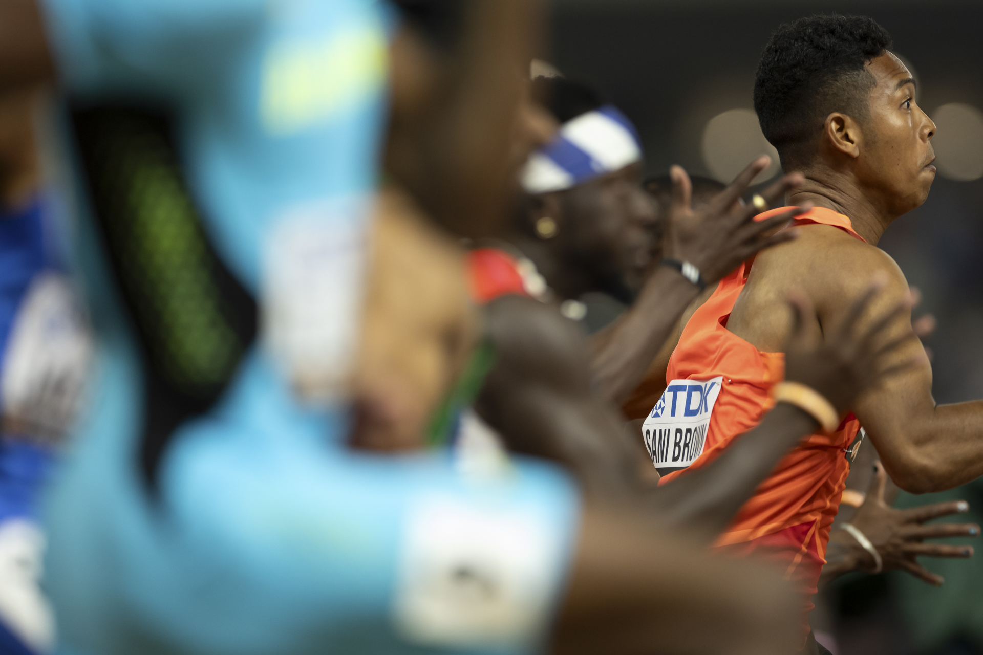 撮影：奥井隆史<br><span class="fnt-85">EOS R3／EF400mm F2.8L IS III USM／マニュアル露出（1/2,000秒、F2.8）／ISO 4000</span>