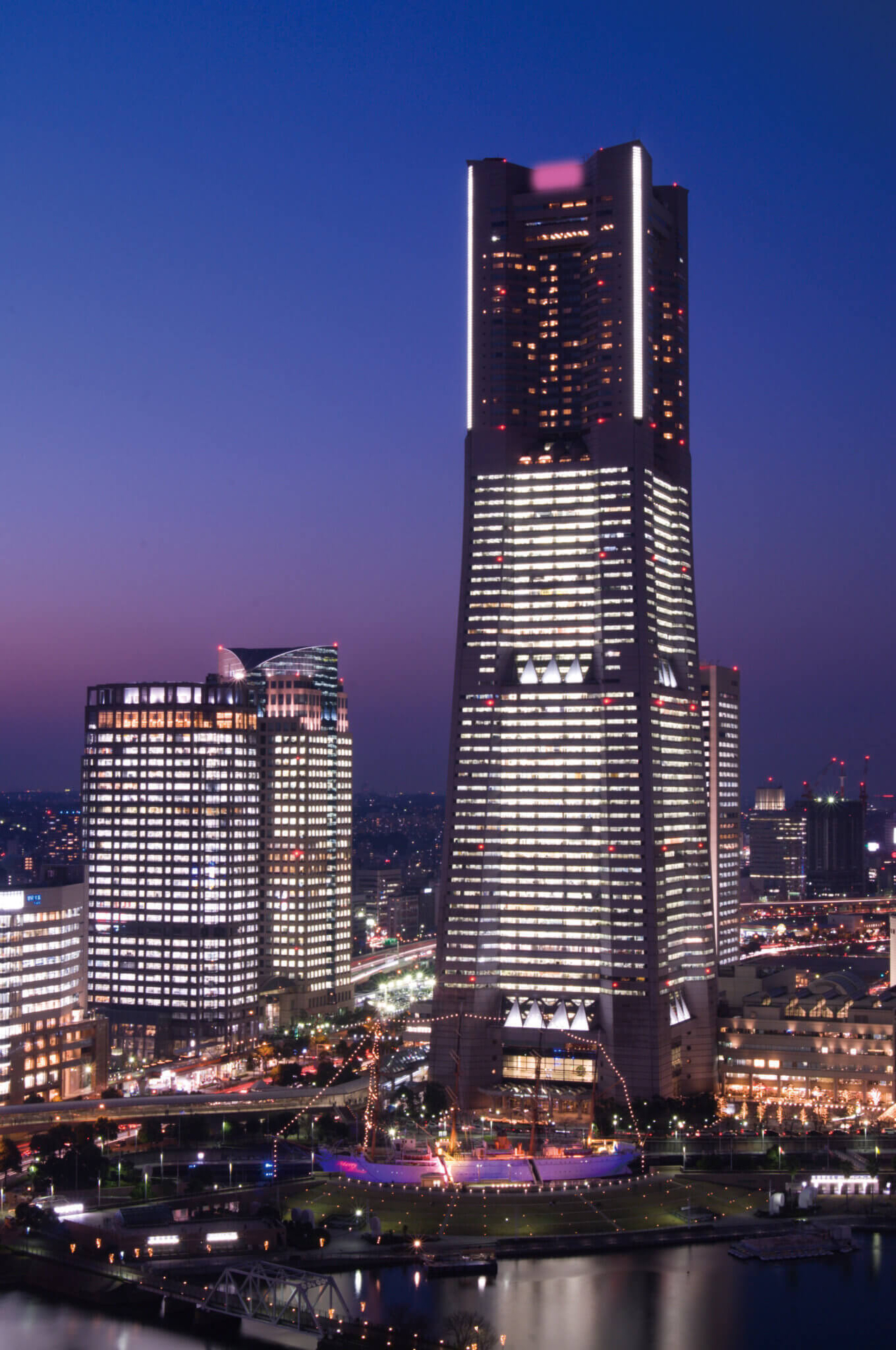 横浜ランドマークタワー