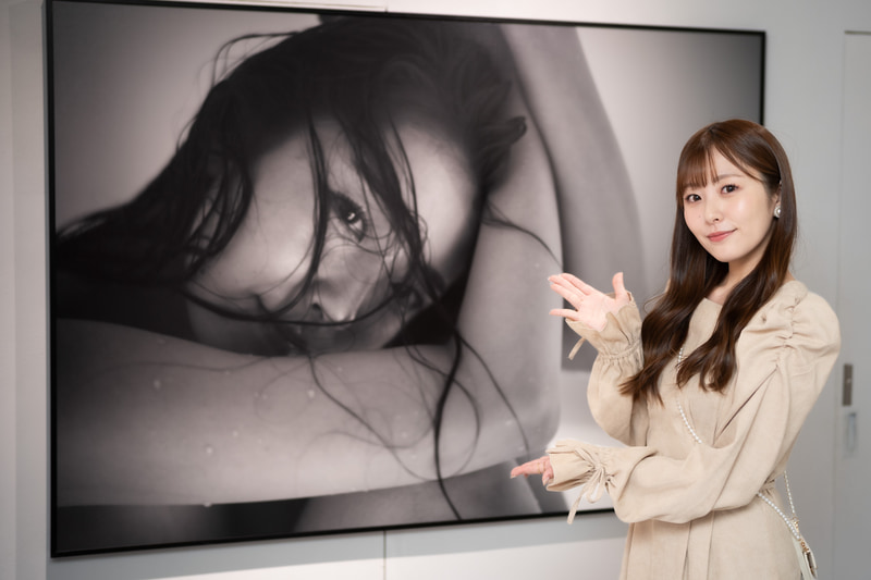 写真展レポート】モデルと写真家が考えるそれぞれの美しさ――「青空 