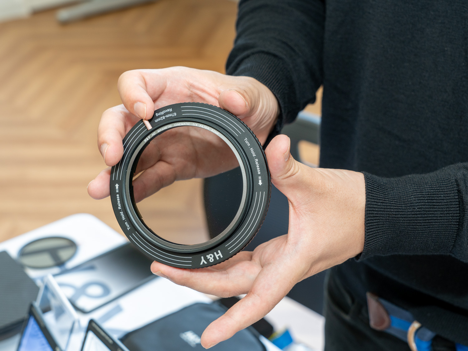 複数口径のレンズに装着可能な可変式ステップリング「REVORING」