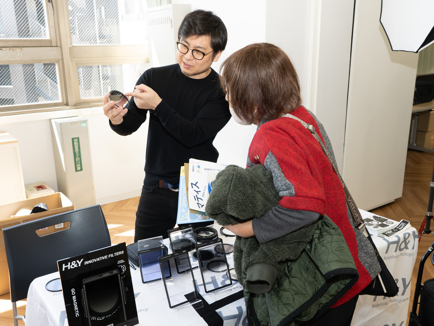 使い方を尋ねる来場者も見かけた