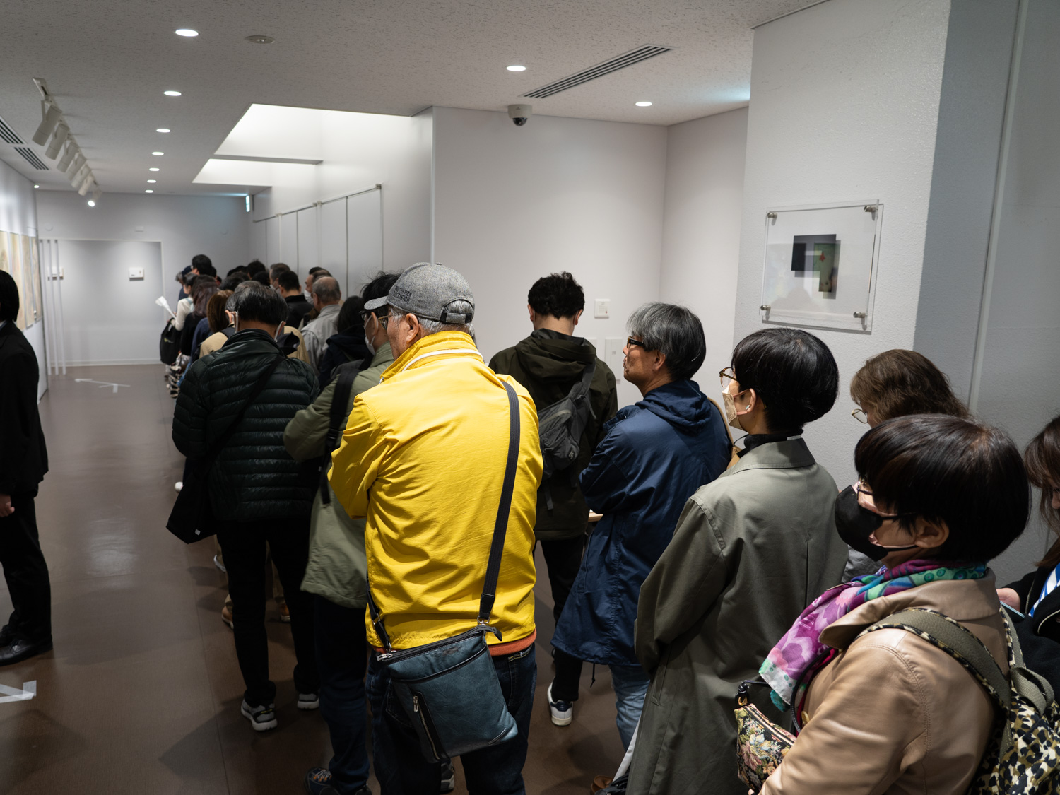 開場前のセミナーに並ぶ来場者