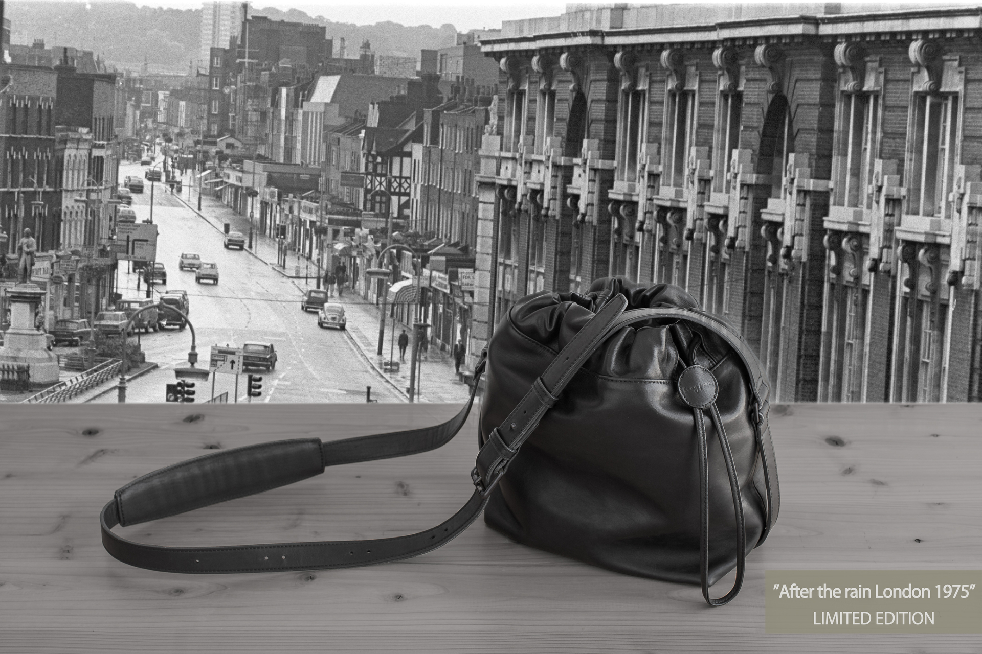 真ちゅうにブラック塗装を施したモデル（ブラックブラス）も用意