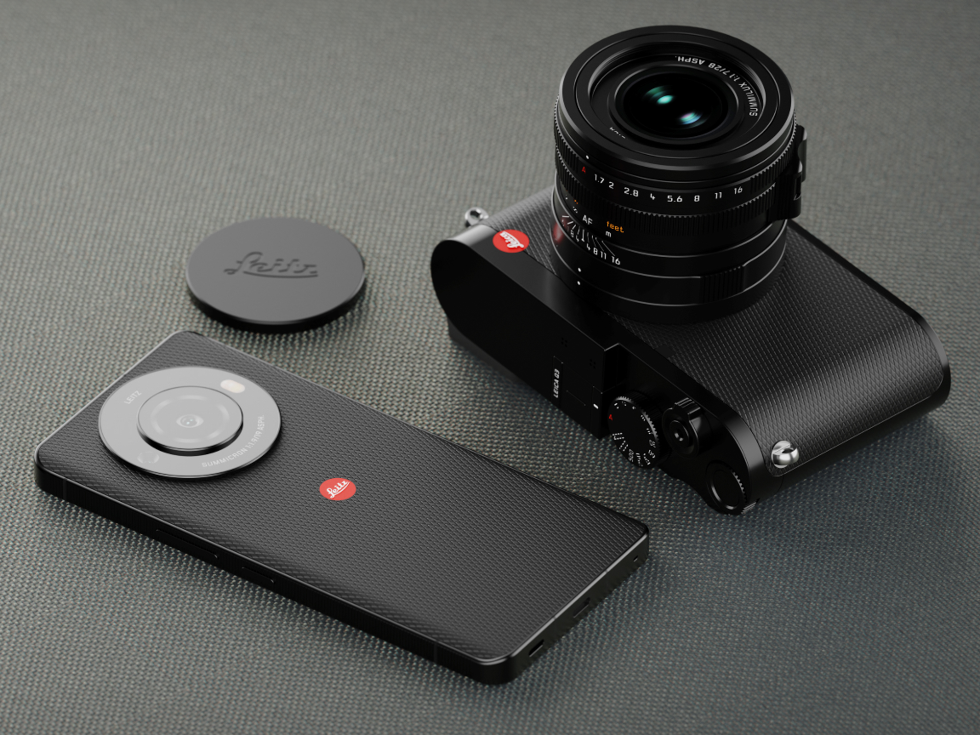 LEITZ PHONE 3とライカQ3