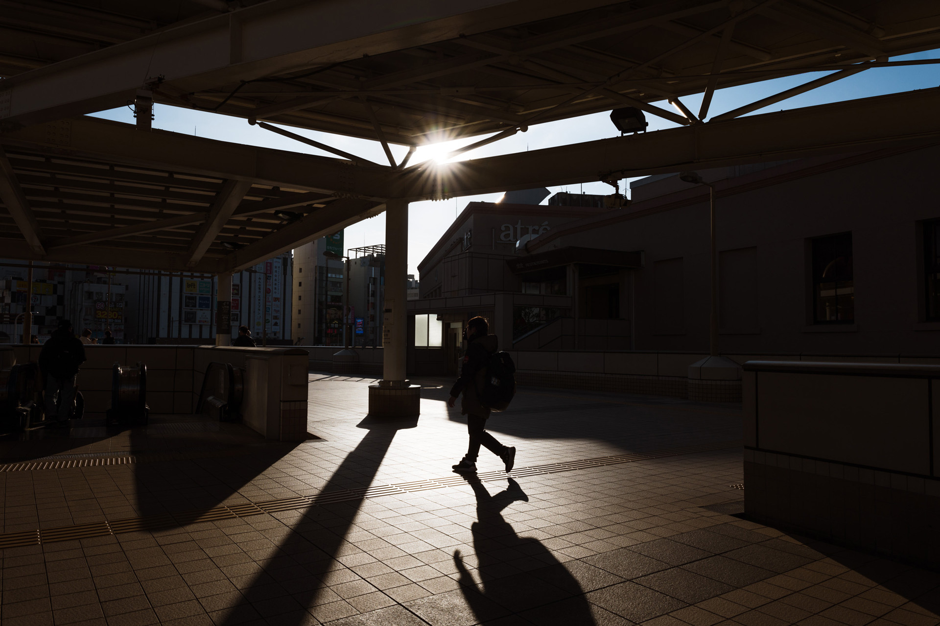 ライカSL3を使ってみて一番気に入ったのはシャドウの階調の上品な描写。一見してシンプルなシルエットのショットも、このシャドウの階調のおかげで深みのある写真になる<br><span class="fnt-85">ライカSL3／ライカ バリオ・エルマリートSL f2.8/24-70mm ASPH.／24mm／マニュアル露出（F8、1/1,600秒）／ISO 125／WB：オート</span>