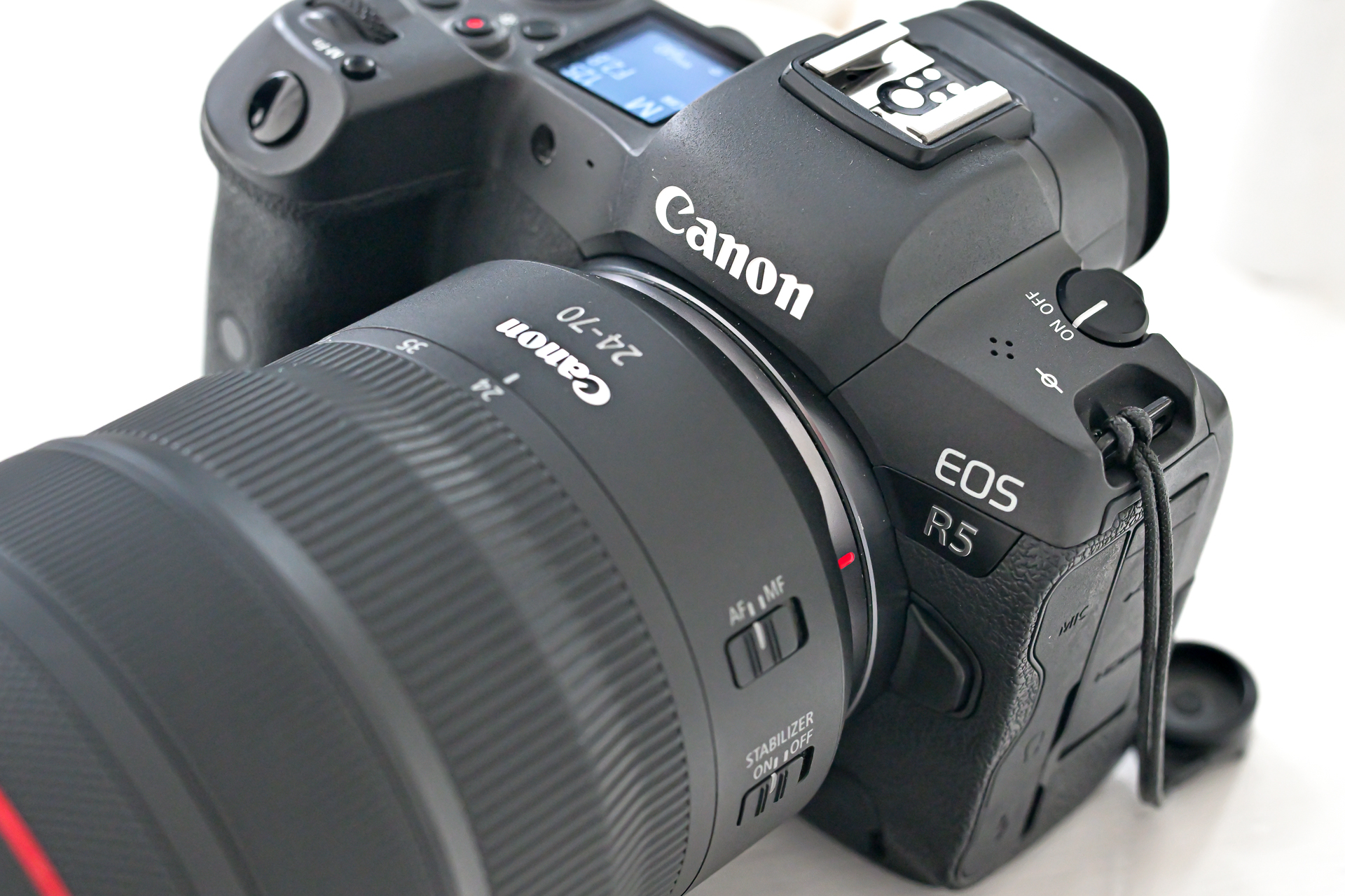 キヤノン EOS R5