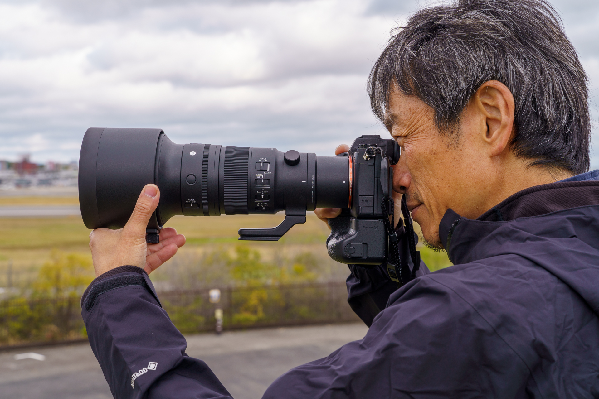 500mmとは思えないスリムな鏡筒