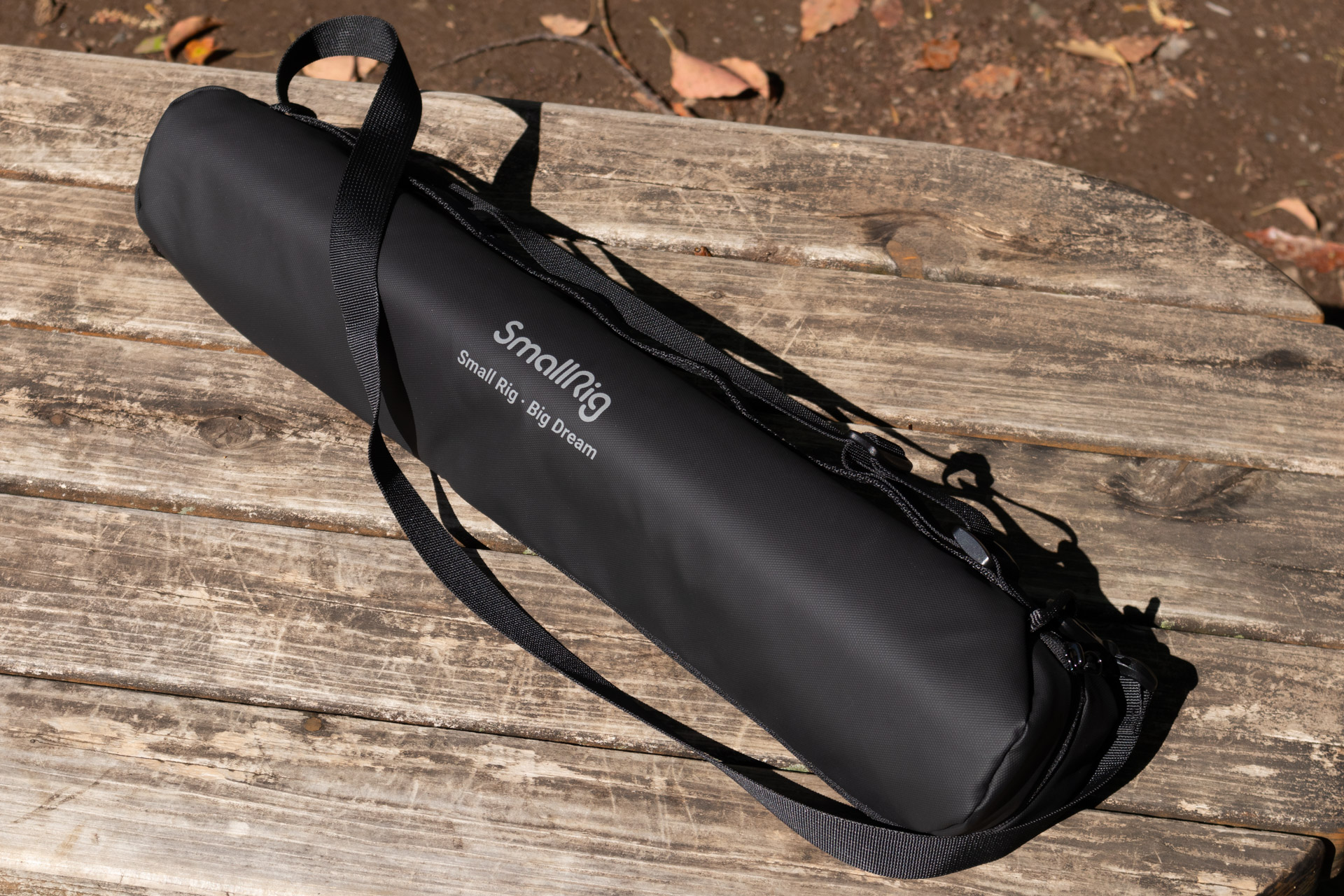 付属のケースも安っぽさがないスタイリッシュなもの