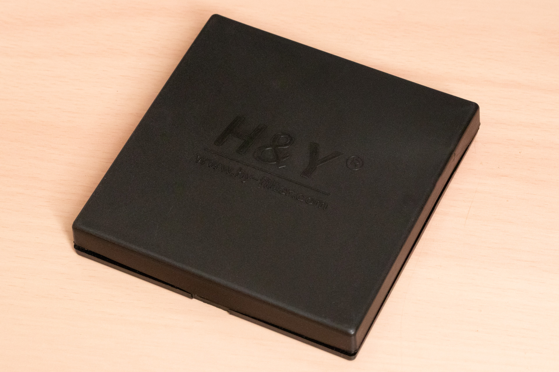 角形のケースが付属する