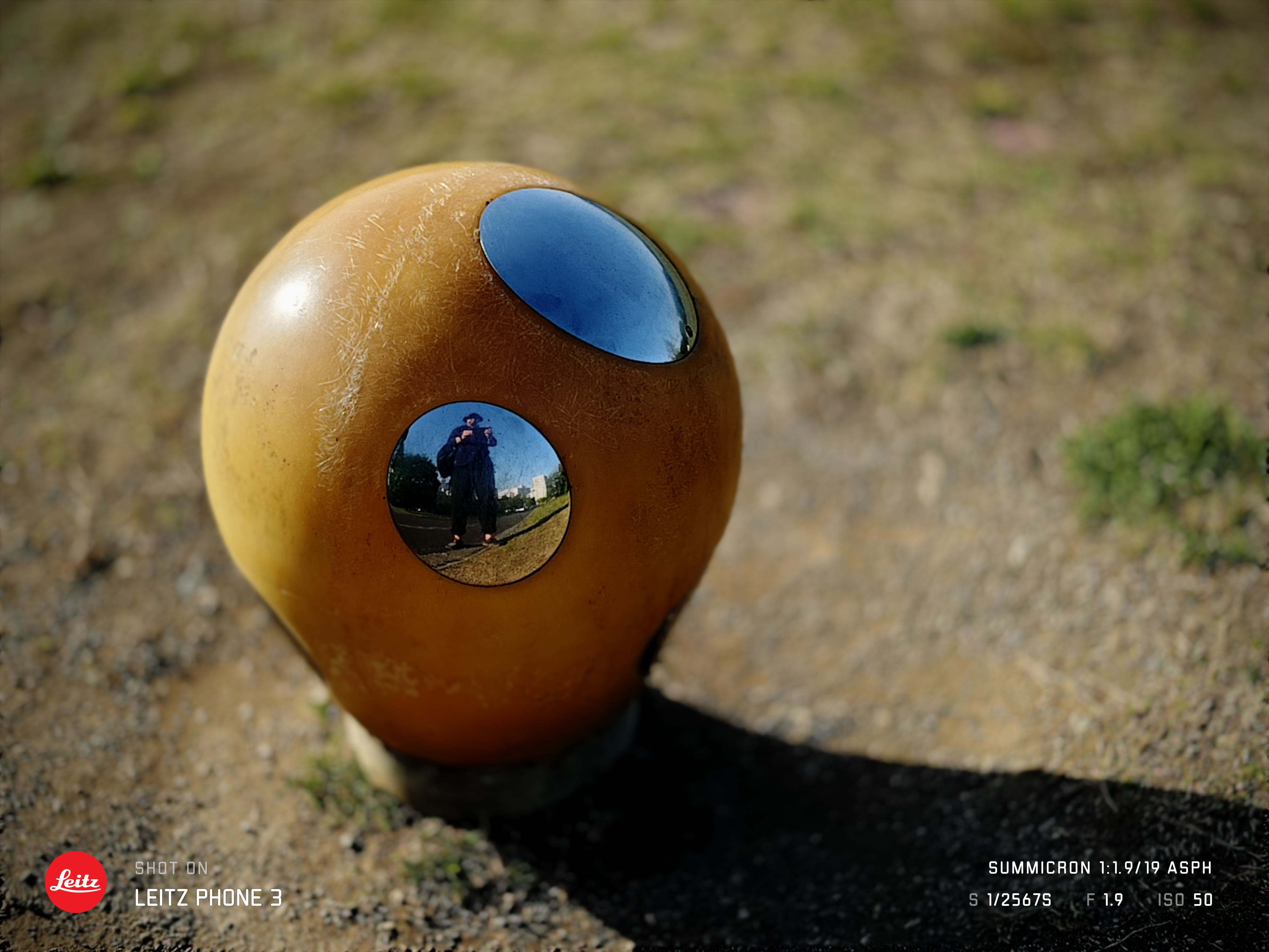 LEITZ PHONE 3／50mm相当／プログラムオート（1/2,500秒、F1.9、−0.7EV）／ISO 50