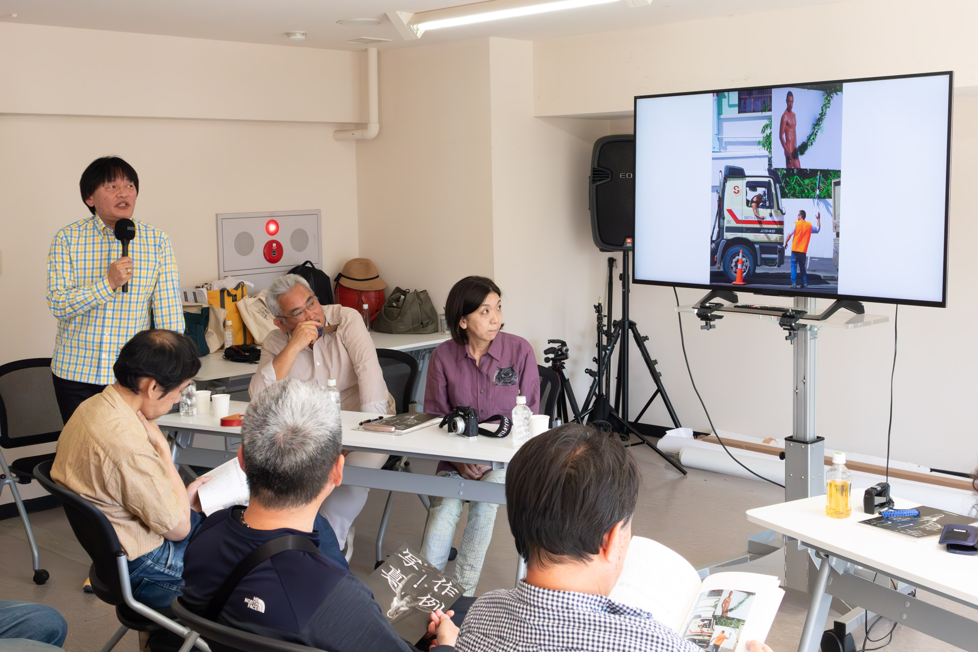 岡嶋和幸氏。デジタルカメラ黎明期に撮影した作品を展示