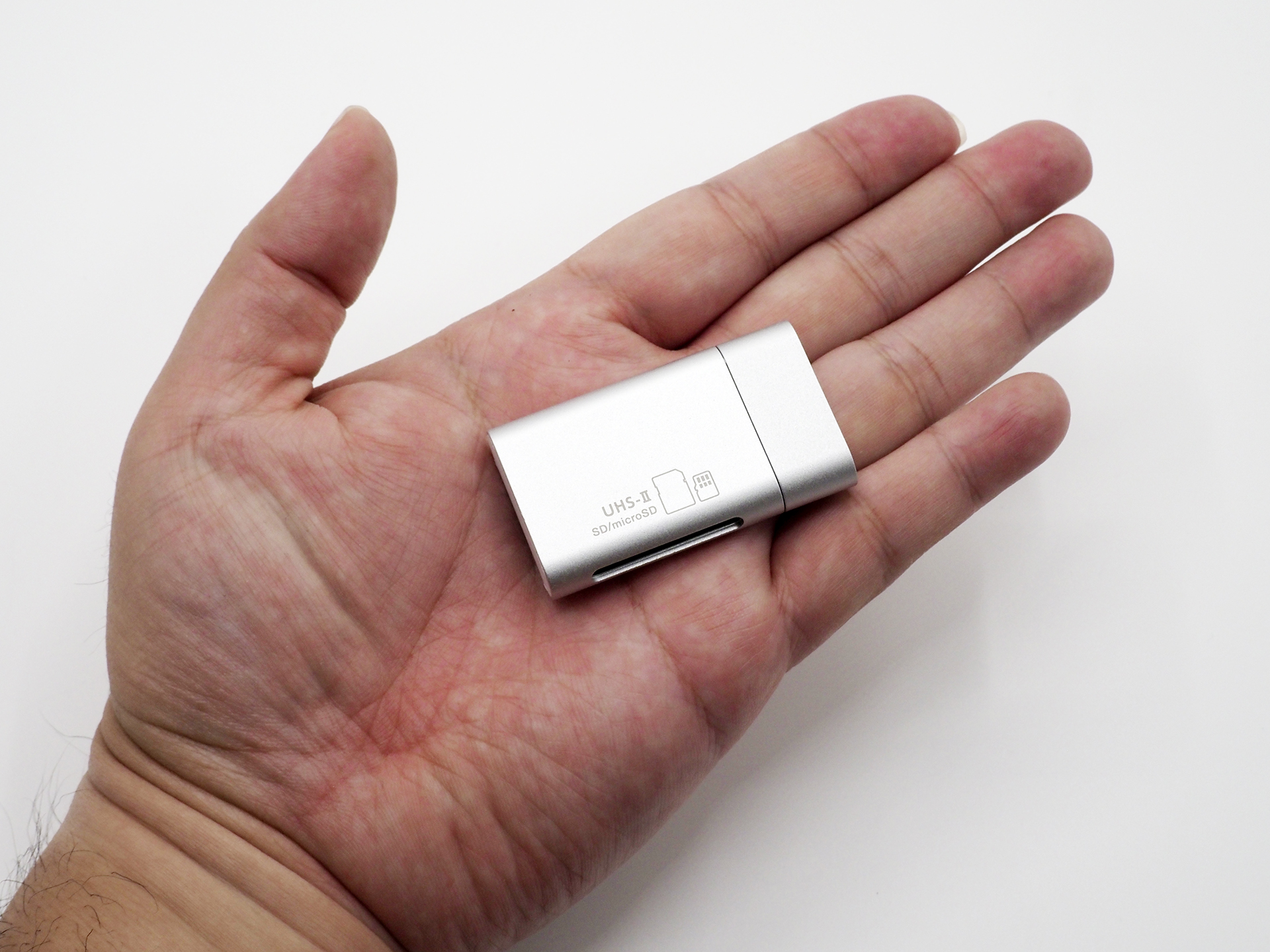 本体はかなりコンパクト