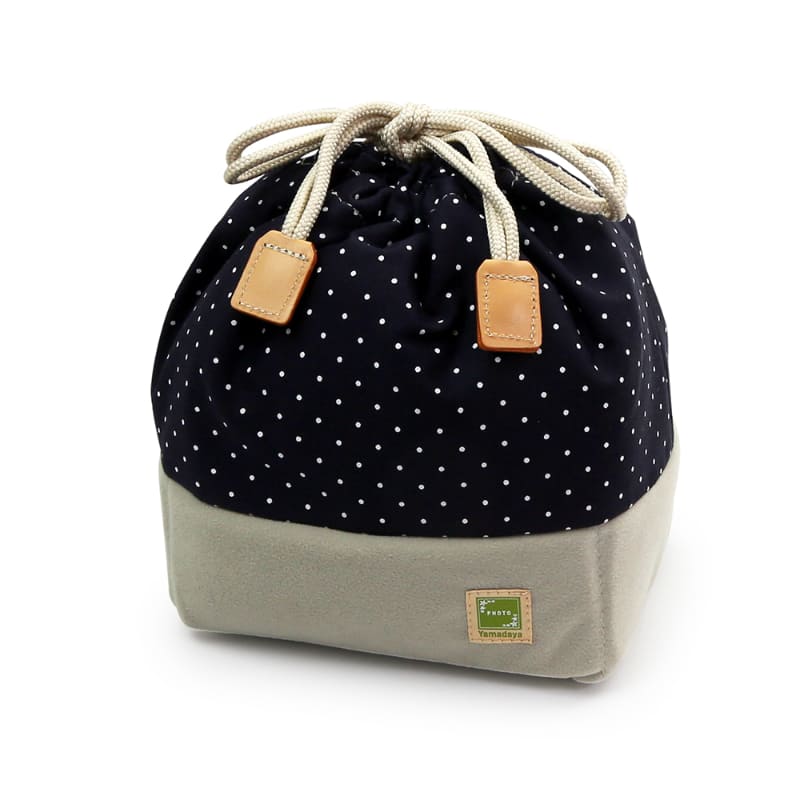 ミラーレスカメラがすっぽり入る「カメラきんちゃく袋 II」 - デジカメ