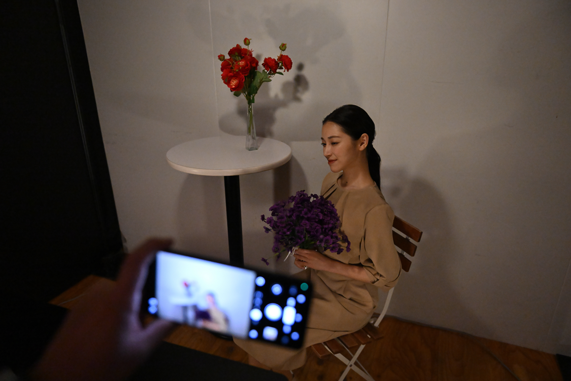 ミラーレスカメラでは高感度にしないと写らないレベルの暗所