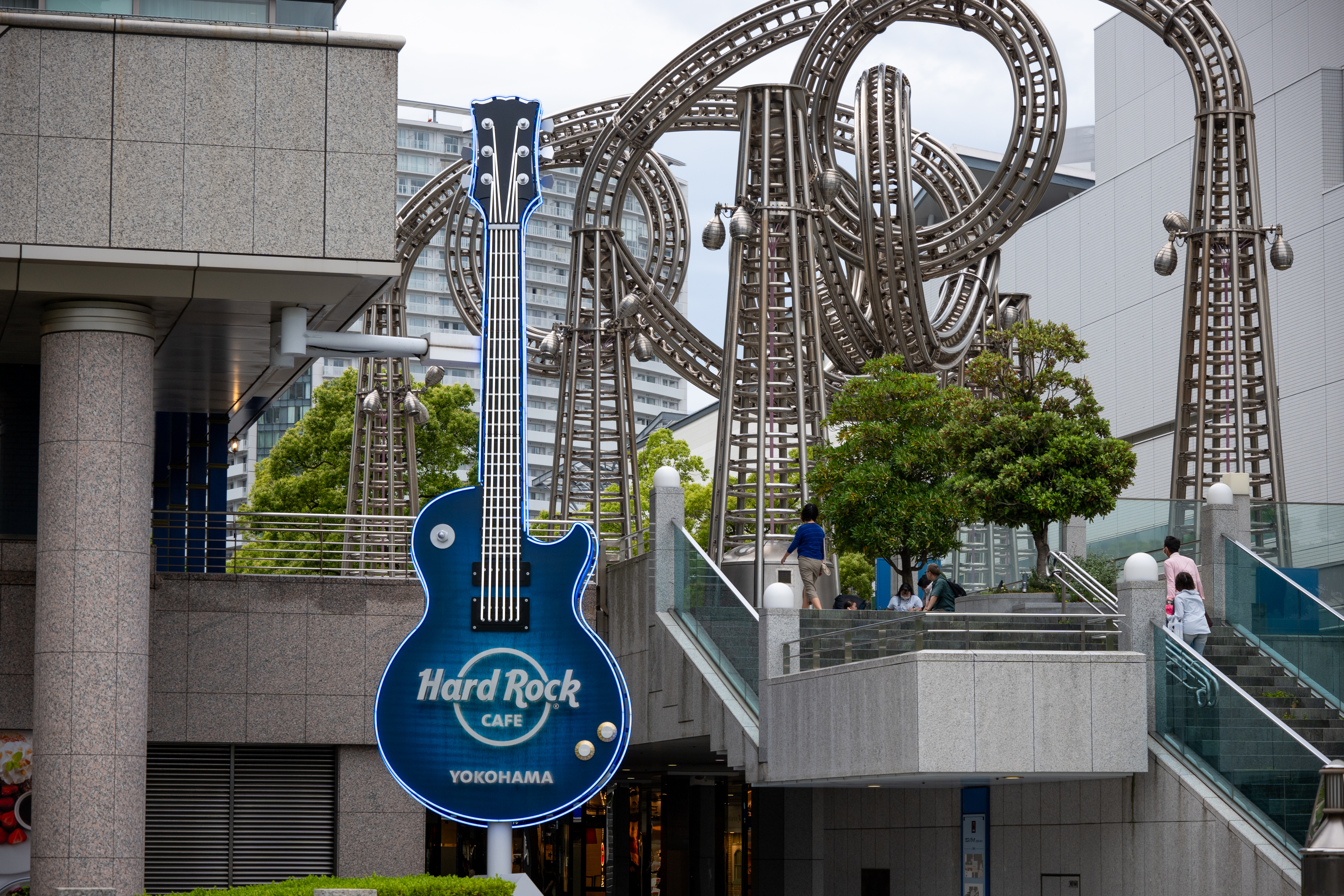 周囲の壁の形状などを見ると真っ直ぐなものが真っ直ぐに写るというだけで嬉しいものですね。つまり筆者自身残存収差のあるなしを判断しづらいんですね<br><span class="fnt-85">パナソニック LUMIX S5IIX／LUMIX S 28-200mm F4-7.1 MACRO O.I.S／86mm／プログラムオート（1/200秒、F5.7、−0.3EV）／ISO 400</span>