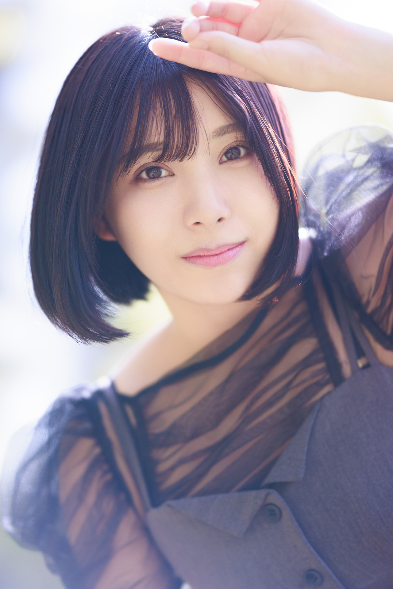 逆光を利用して開放F値で撮影。収差は抑えられつつ、かなりハレーションが入りそうな場面でも解像感を損なわず美しい。なだらかなボケがやさしさを演出<br><span class="fnt-85">キヤノン EOS R5／RF85mm F1.2 L USM DS／85mm／マニュアル露出（F1.2、1/640秒）／ISO 125／WB：4,700K</span>