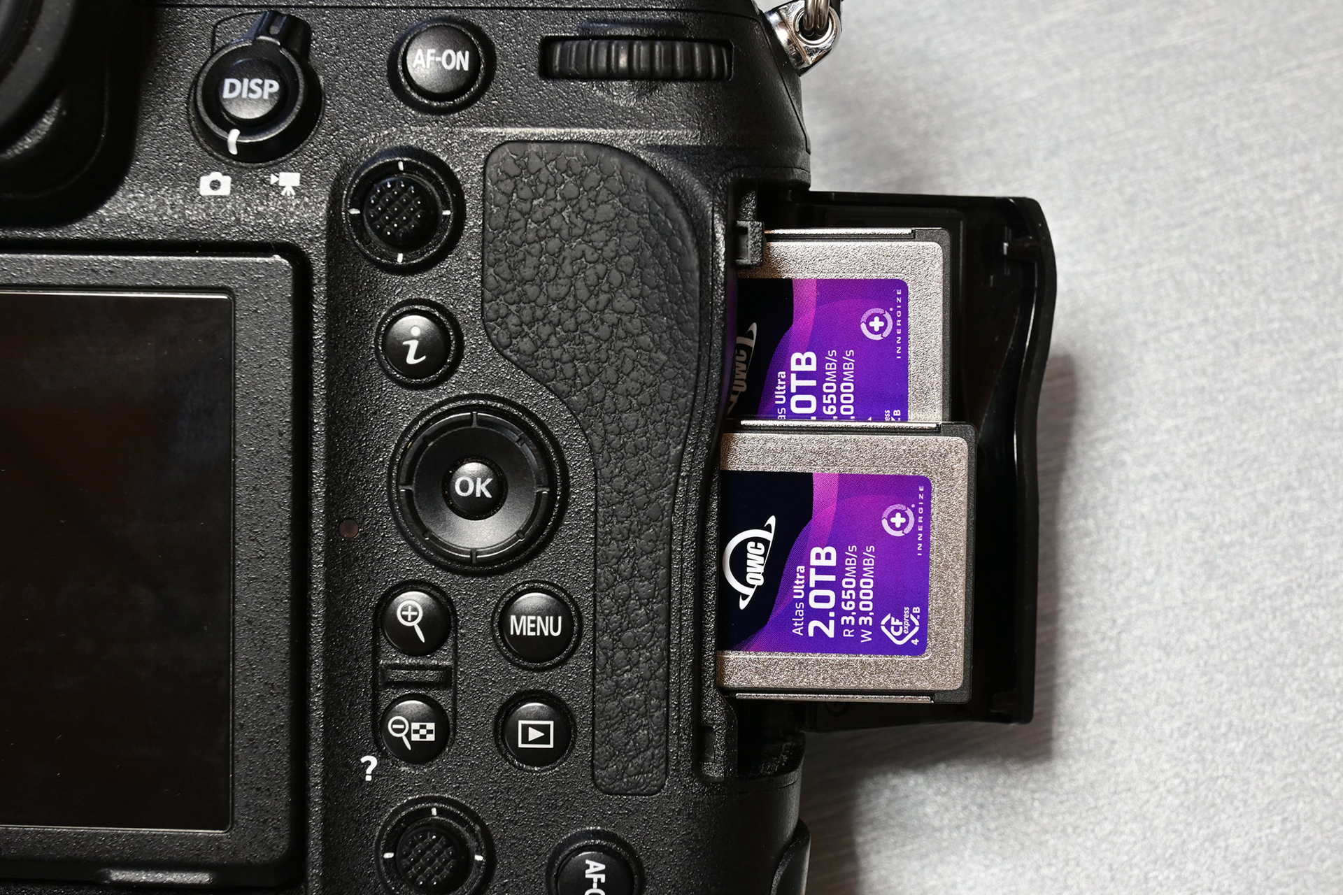 「Z 9」には「Atlas Ultra CFexpress 4.0 Type B」2TBを2枚挿し、バックアップ記録とした。