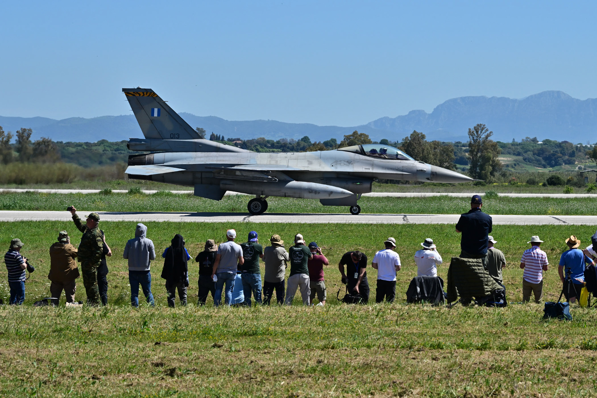 航空演習イニオホス2024のスポッターズデー。間近で戦闘機を撮影できる