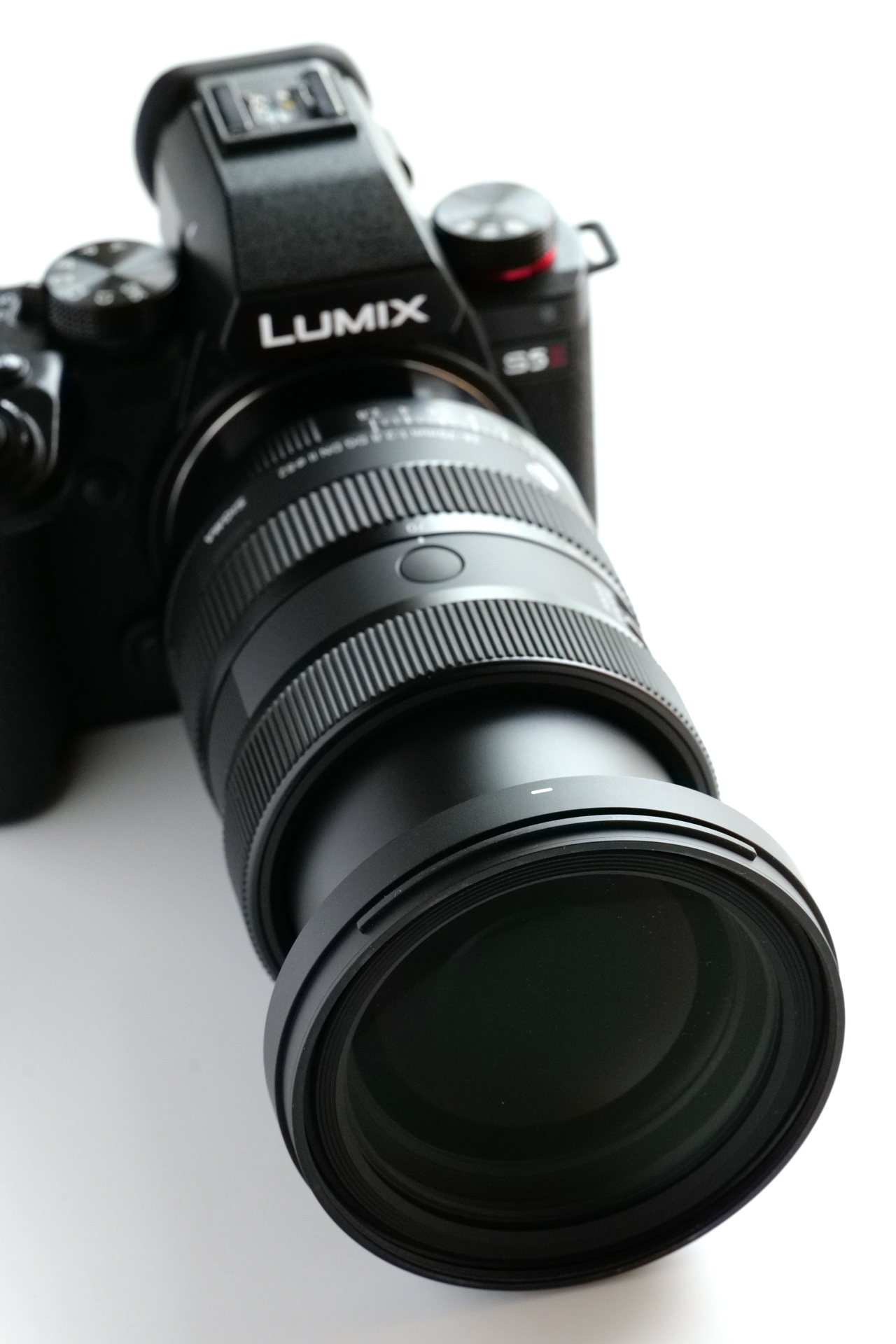 ワイド端とテレ端にそれぞれズームしたところ