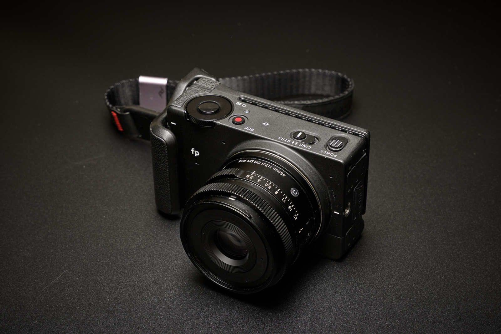 筆者のSIGMA fpセットアップ。こうした形で撮影してもらえた