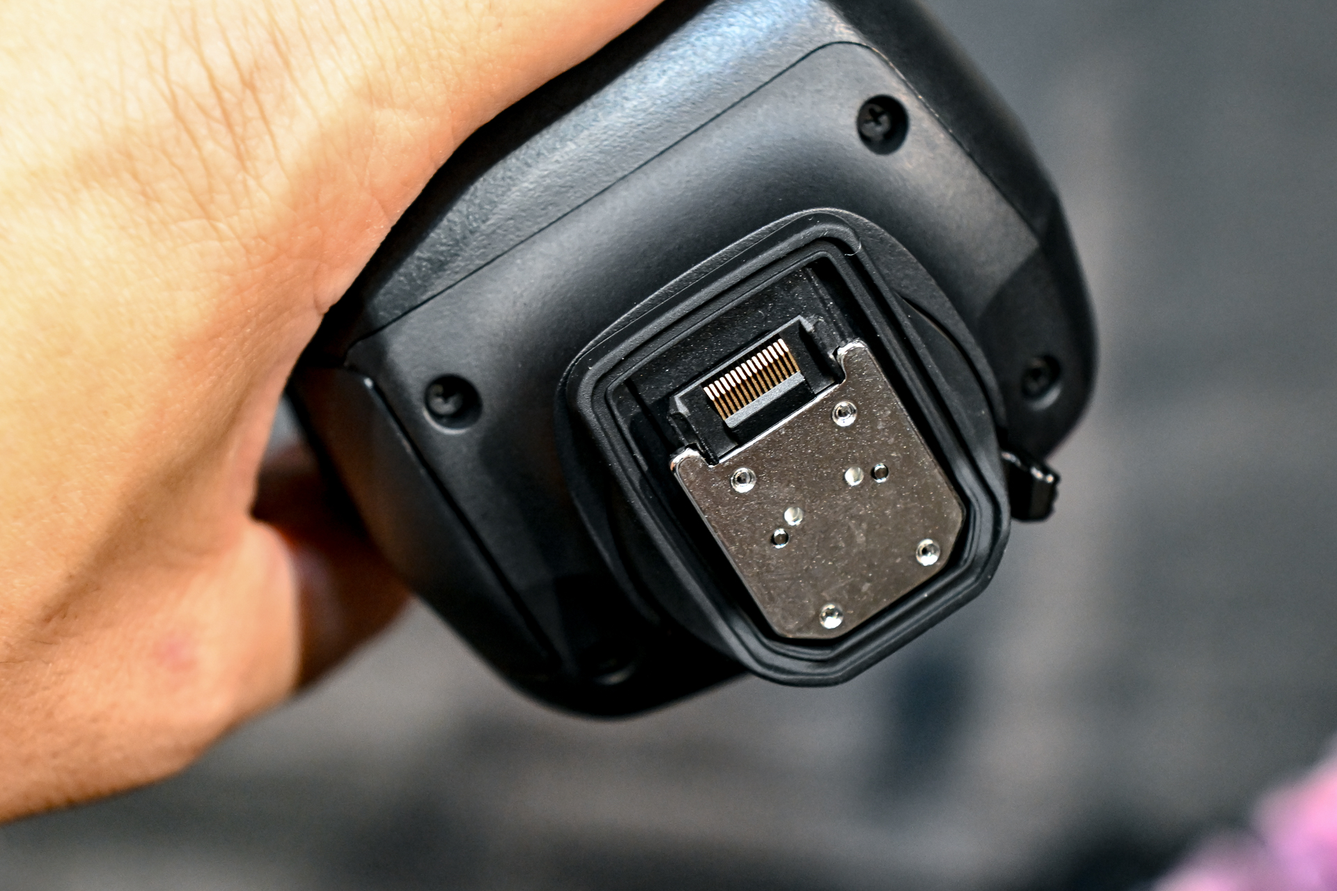 接続部の接点にはマルチアクセサリーシュー