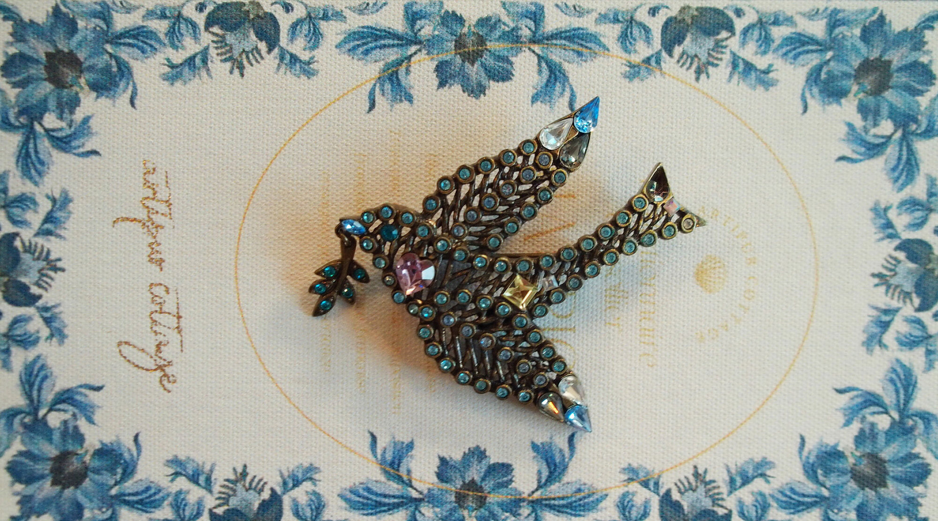 最短撮影距離が0.1m（広角端）のため、マクロ撮影も可能