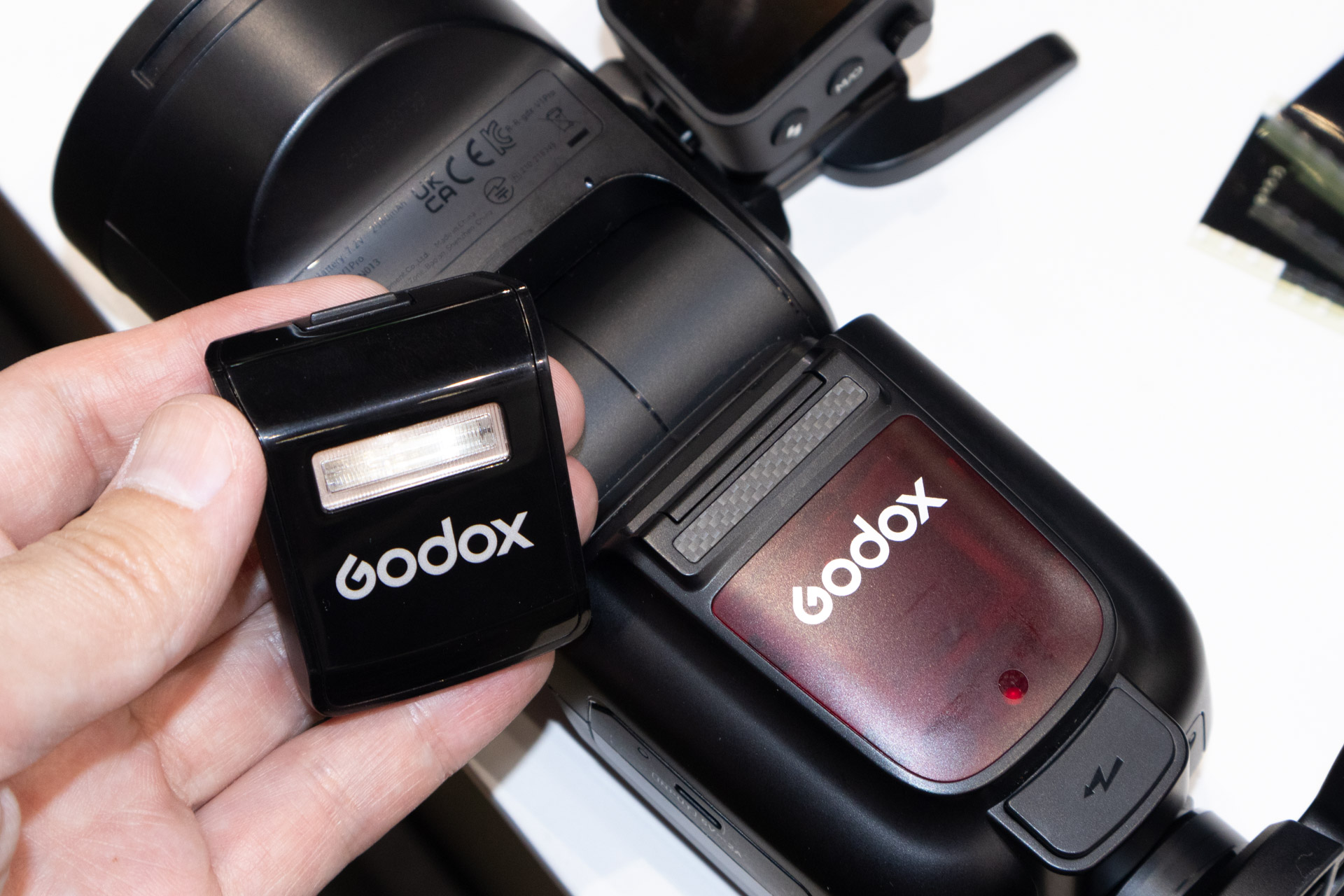 サブフラッシュは使わないときは外せる