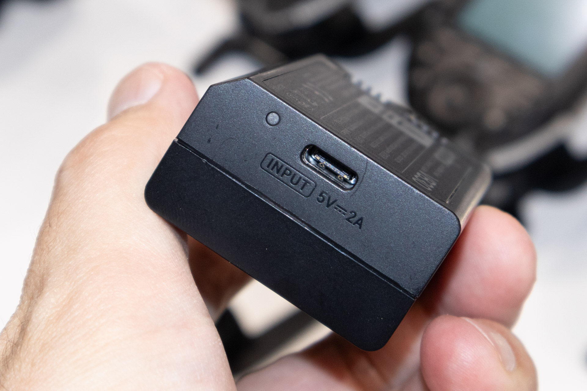 バッテリーはUSB Type-C充電に対応